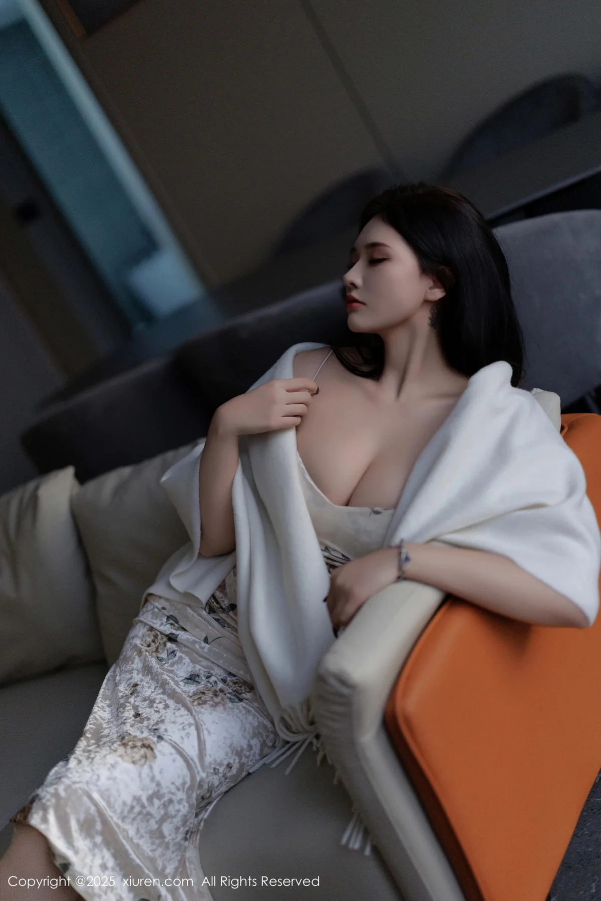 娜比脱连衣短裙露性感蓝色内衣配超薄肉丝秀凹凸身材绝美写真 第 14 张