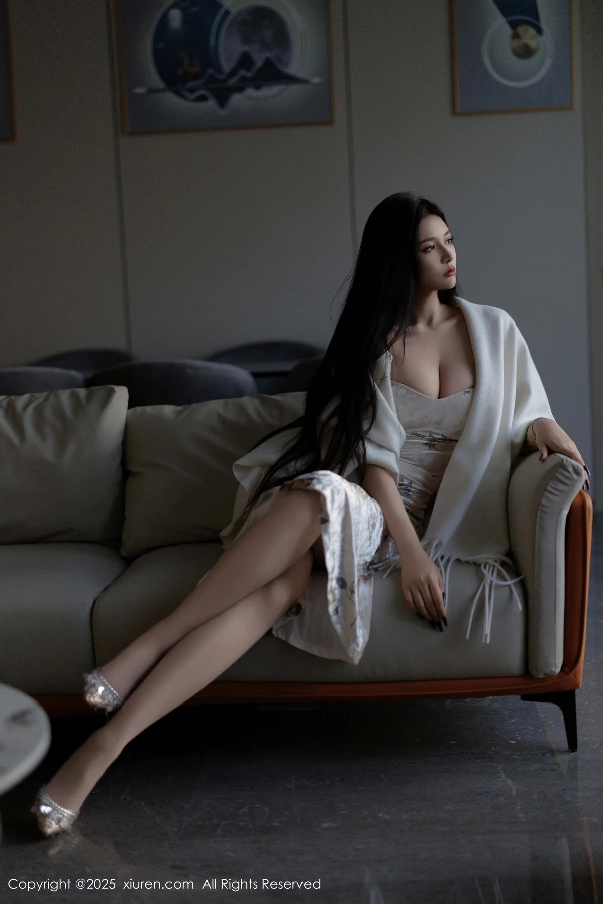 娜比脱连衣短裙露性感蓝色内衣配超薄肉丝秀凹凸身材绝美写真 第 3 张