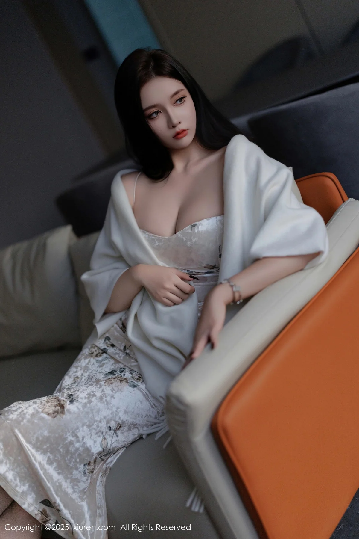 娜比脱连衣短裙露性感蓝色内衣配超薄肉丝秀凹凸身材绝美写真 第 9 张