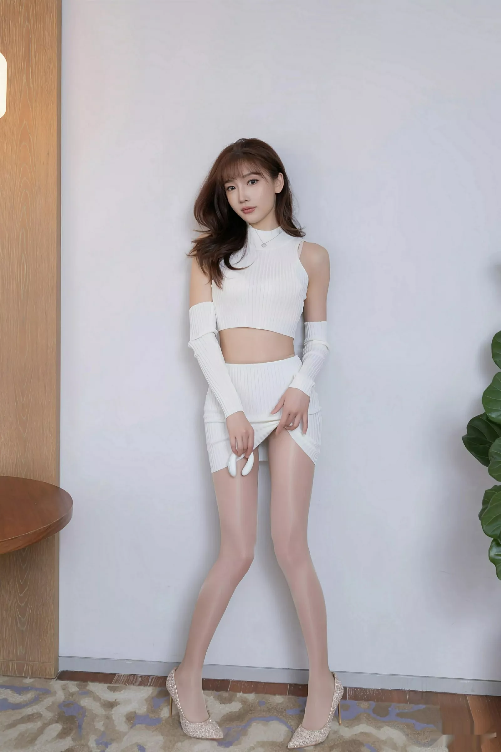 陆萱萱性感白色短裙套装配超薄肉丝秀柔美身姿绝美写真 第 12 张