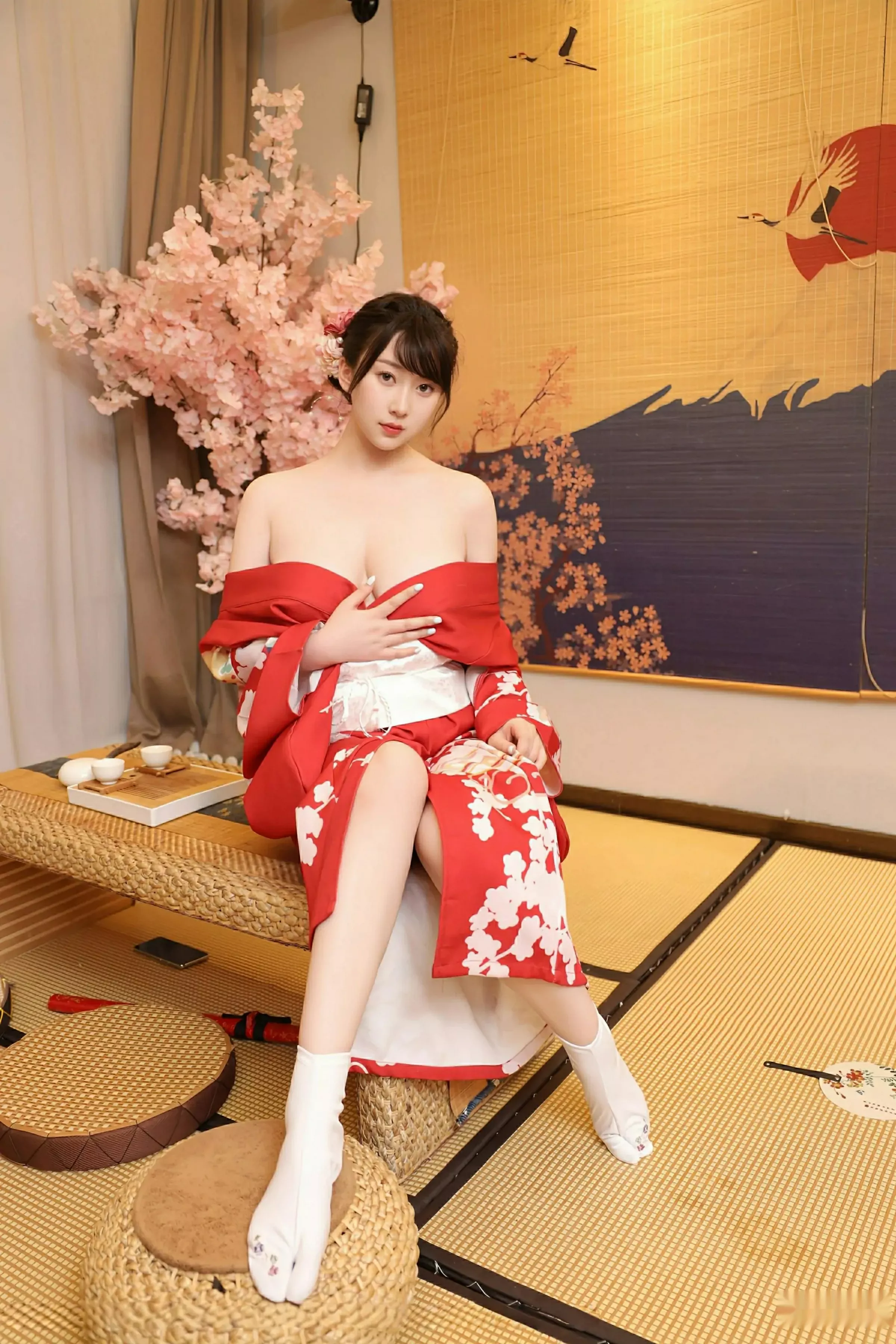 李沁恩lrene性感日系风红色服饰半脱秀丰腴身材惹火绝美写真 第 40 张