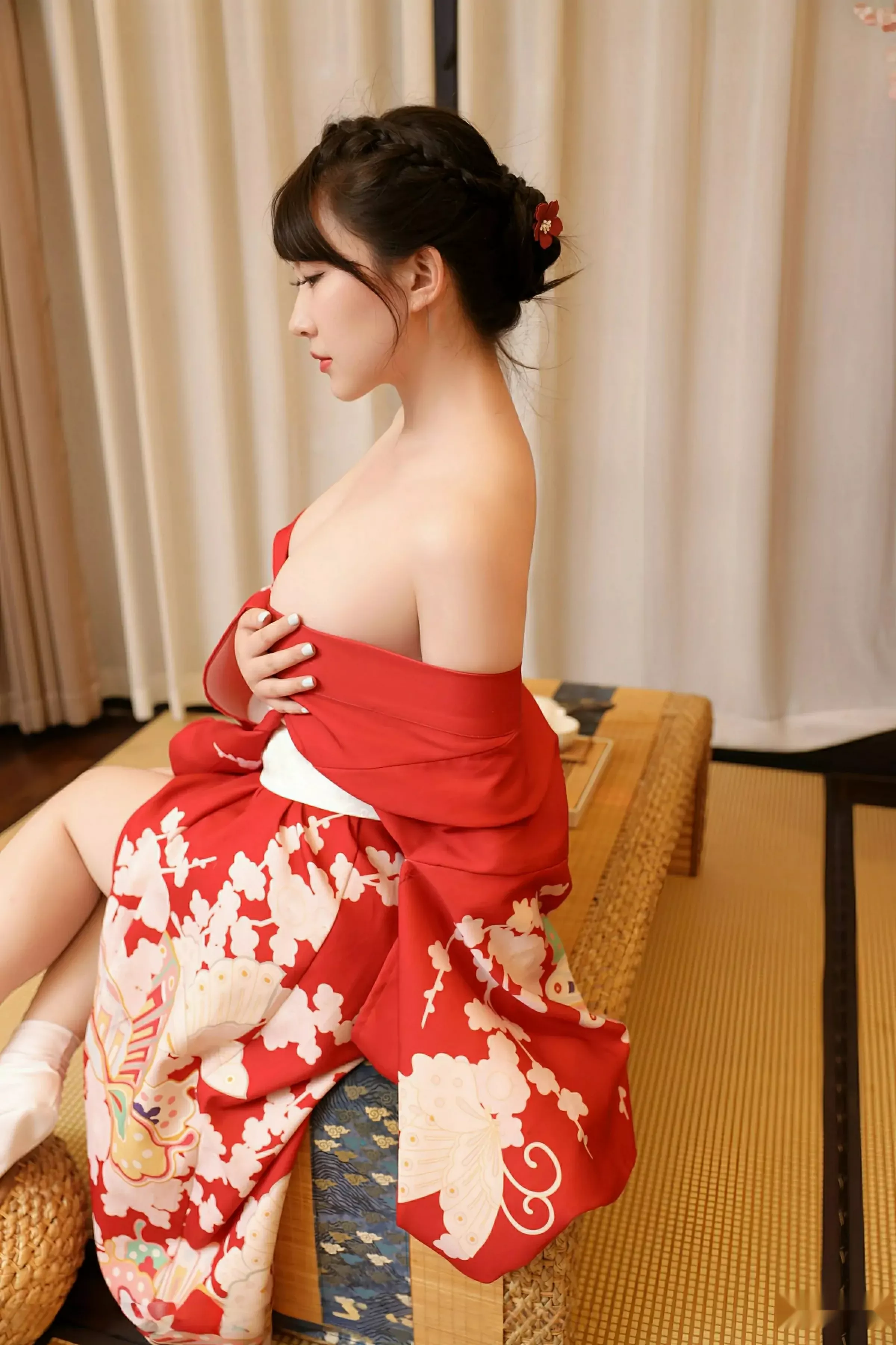 李沁恩lrene性感日系风红色服饰半脱秀丰腴身材惹火绝美写真 第 46 张