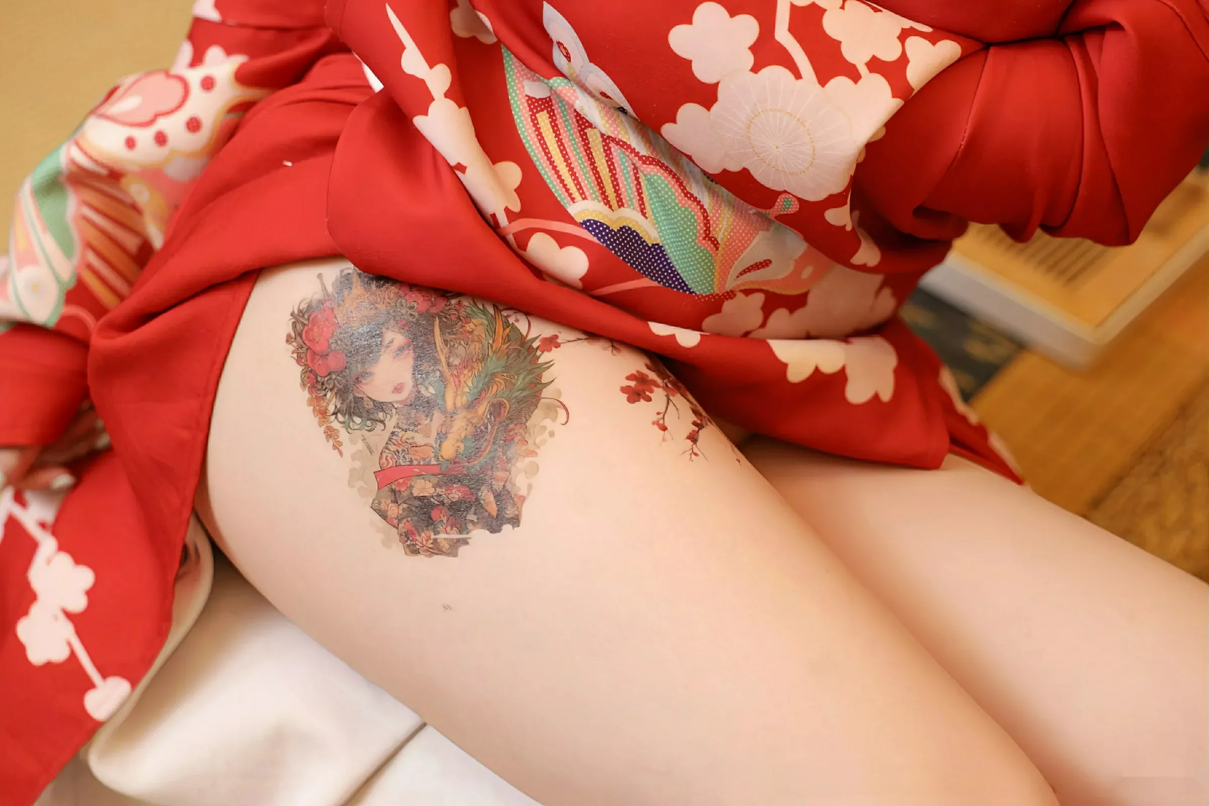 李沁恩lrene性感日系风红色服饰半脱秀丰腴身材惹火绝美写真 第 53 张