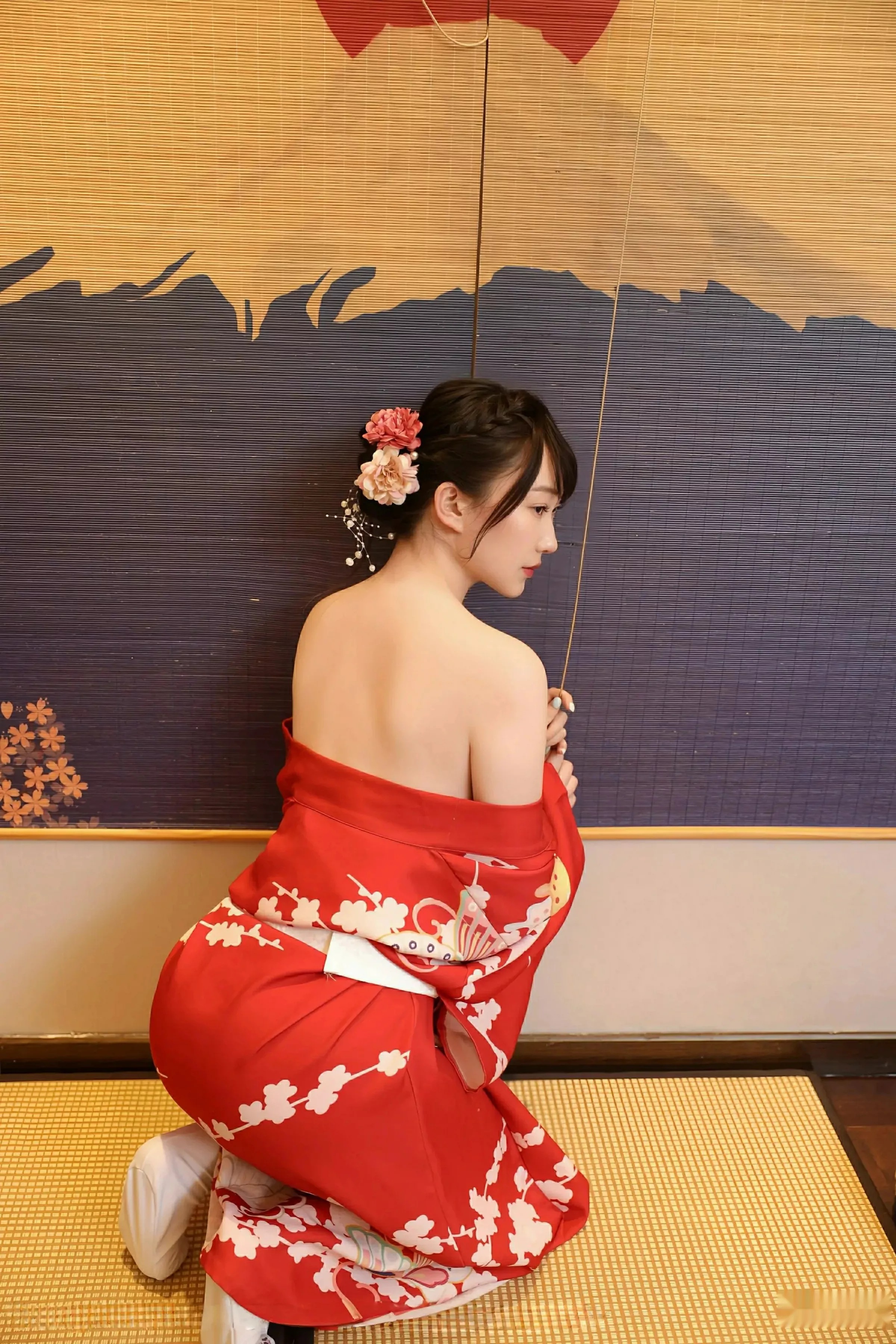 李沁恩lrene性感日系风红色服饰半脱秀丰腴身材惹火绝美写真 第 64 张
