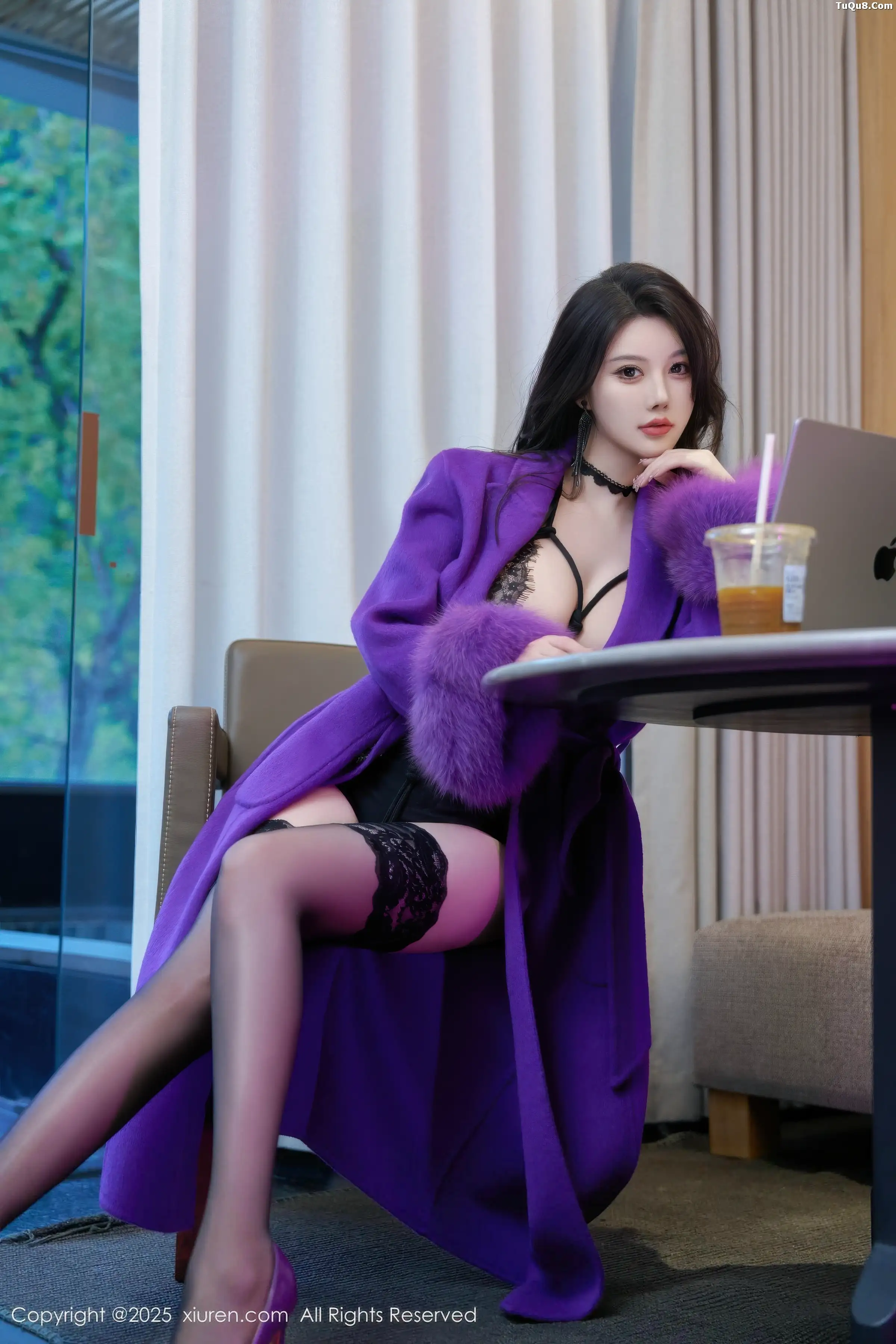 CHENCHEN.性感黑色情趣内衣配黑丝袜秀丰腴身材绝美写真 第 35 张