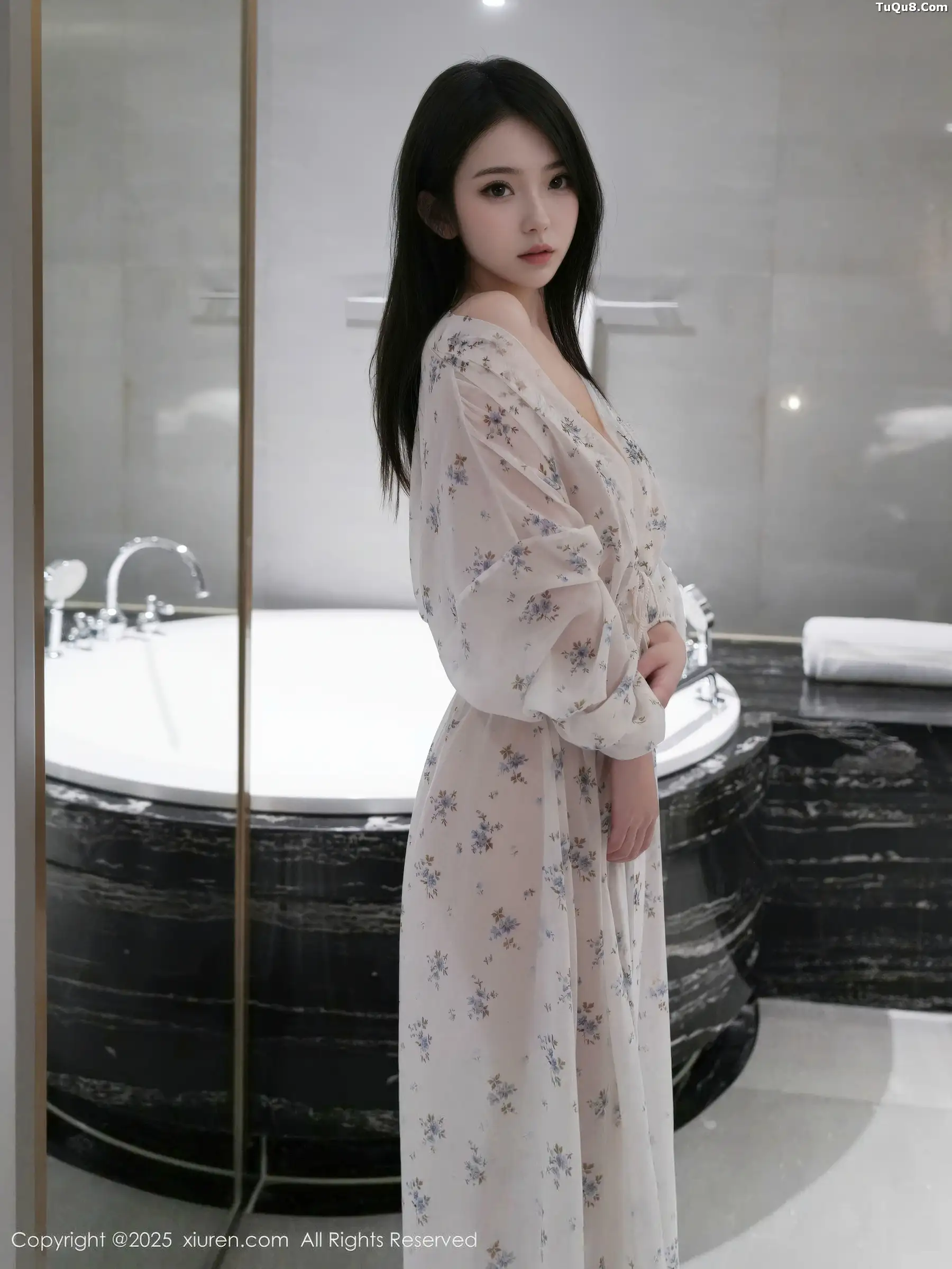 烧烧小桃蓝色连衣短裙+白色碎花连衣裙秀曼妙身材绝美写真 第 54 张