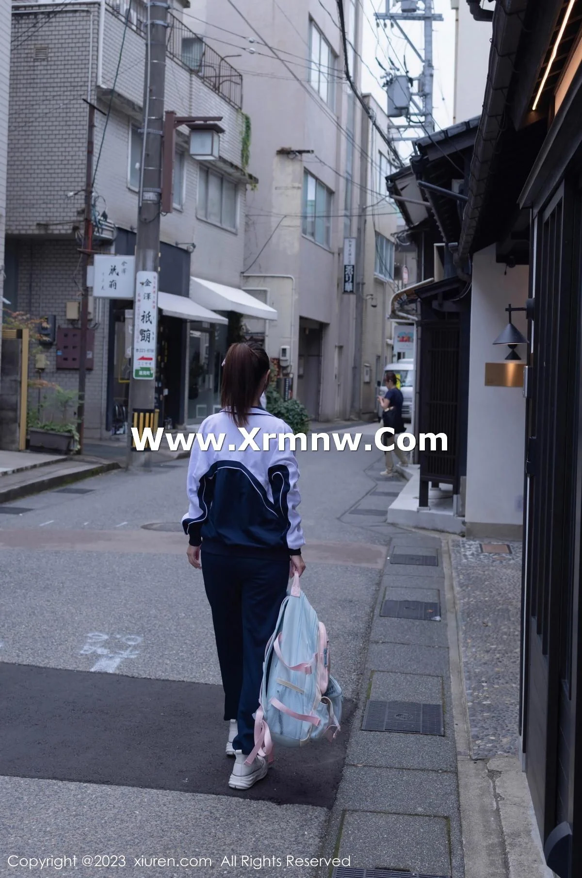杏子Yada脱普蓝色学妹制服露白色内衣秀曼妙身姿绝美写真 第 1 张