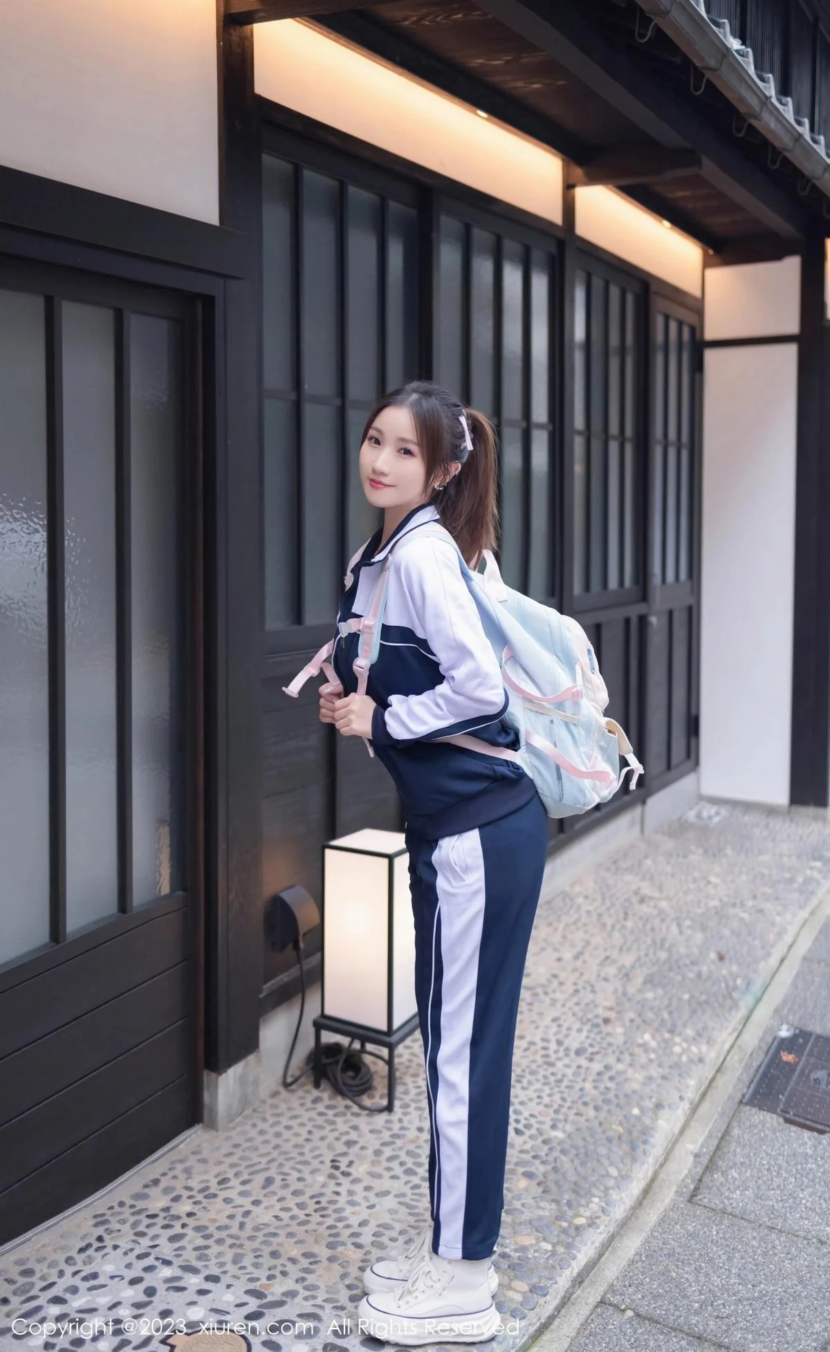 杏子Yada脱普蓝色学妹制服露白色内衣秀曼妙身姿绝美写真 第 3 张
