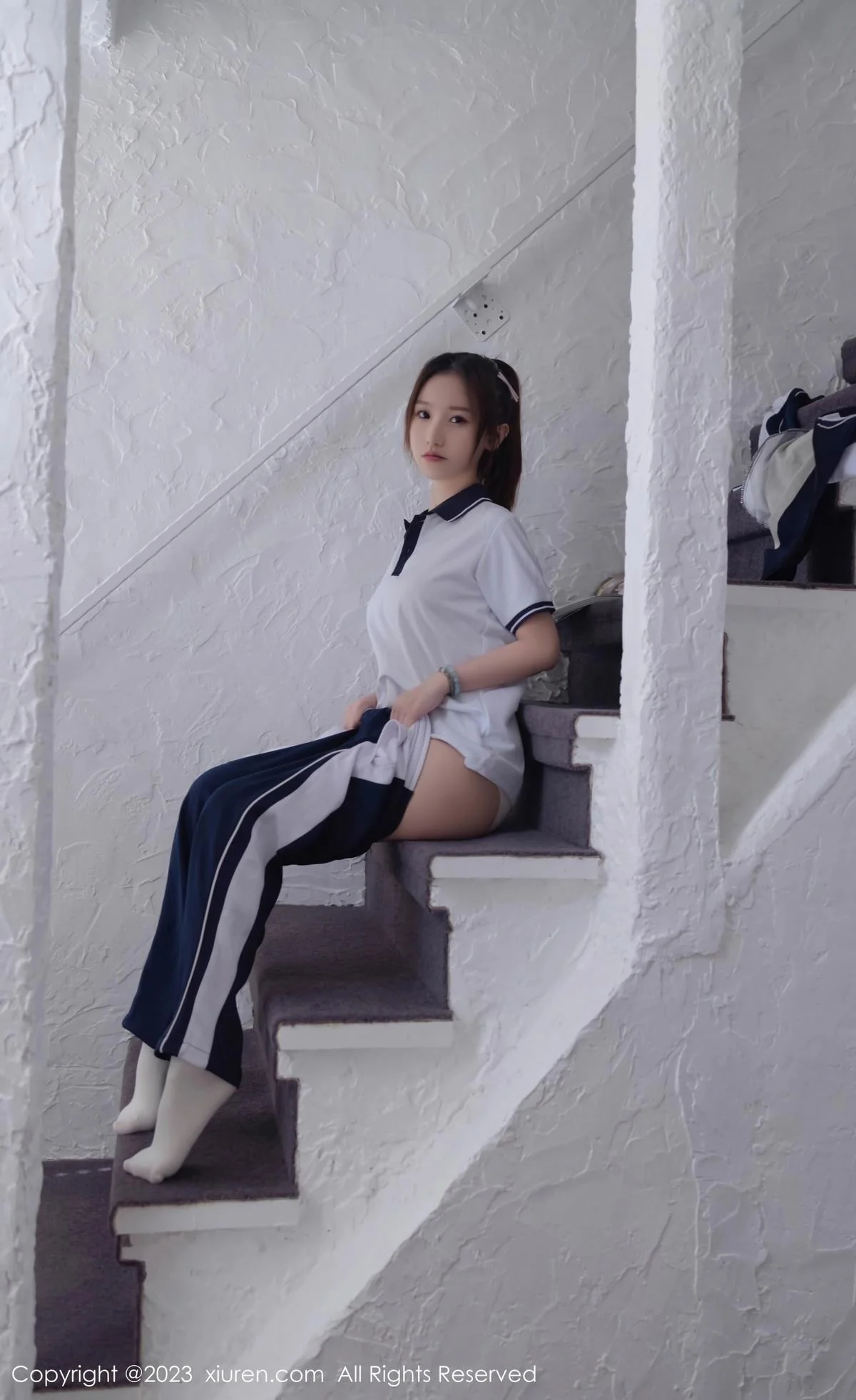 杏子Yada脱普蓝色学妹制服露白色内衣秀曼妙身姿绝美写真 第 32 张