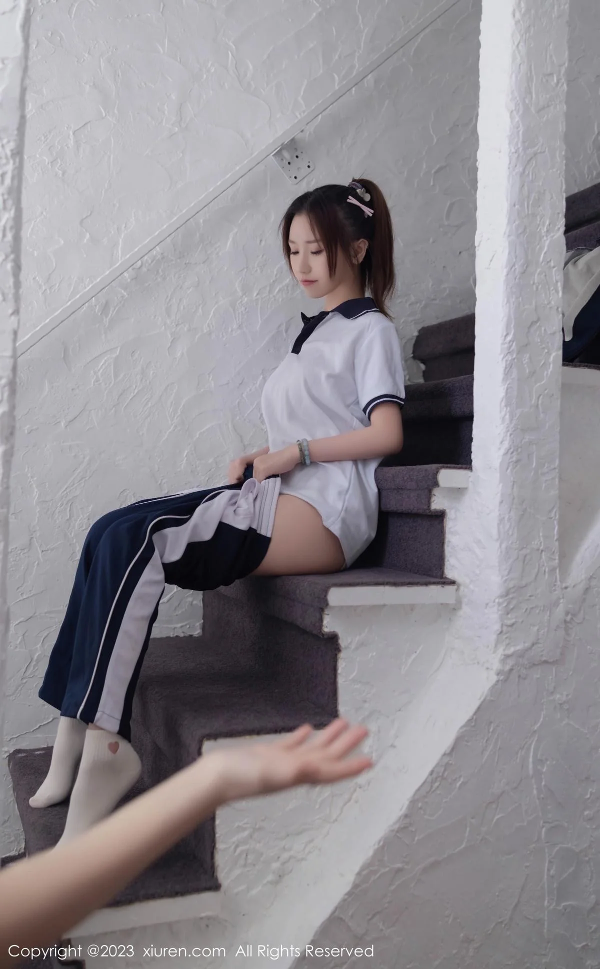 杏子Yada脱普蓝色学妹制服露白色内衣秀曼妙身姿绝美写真 第 33 张