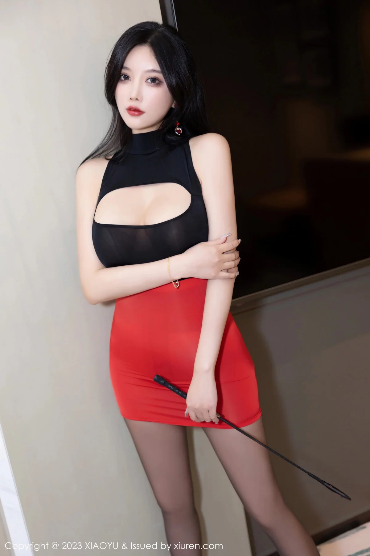 杨晨晨Yome黑色薄透衣配性感红色短裙露超薄黑丝魅惑写真 第 92 张