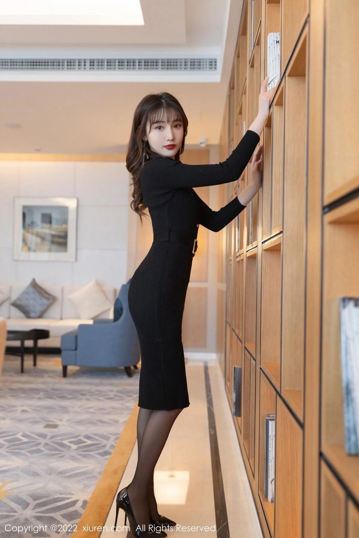 陆萱萱珠三角旅拍秘书日常红色蕾丝内衣配蕾丝袜绝美写真 第 28 张