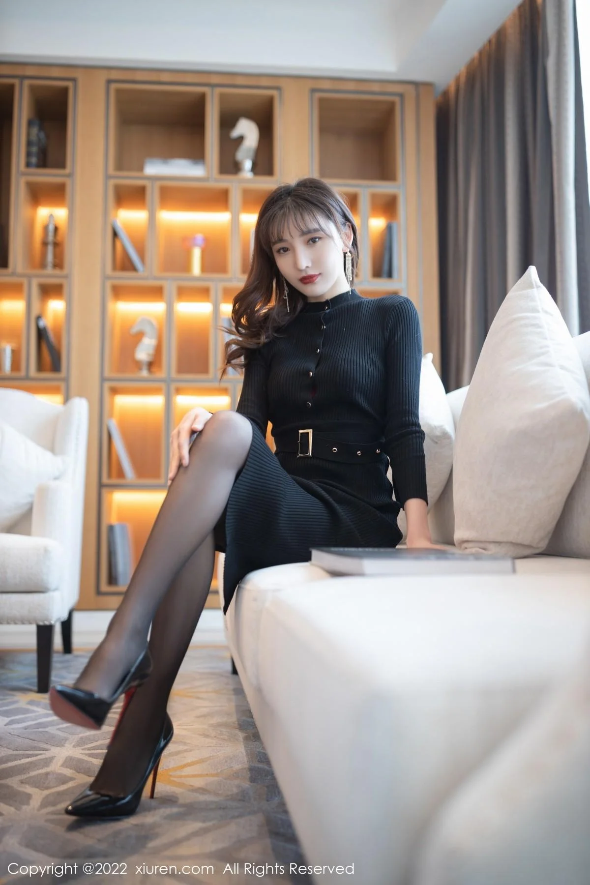 陆萱萱珠三角旅拍秘书日常红色蕾丝内衣配蕾丝袜绝美写真 第 29 张