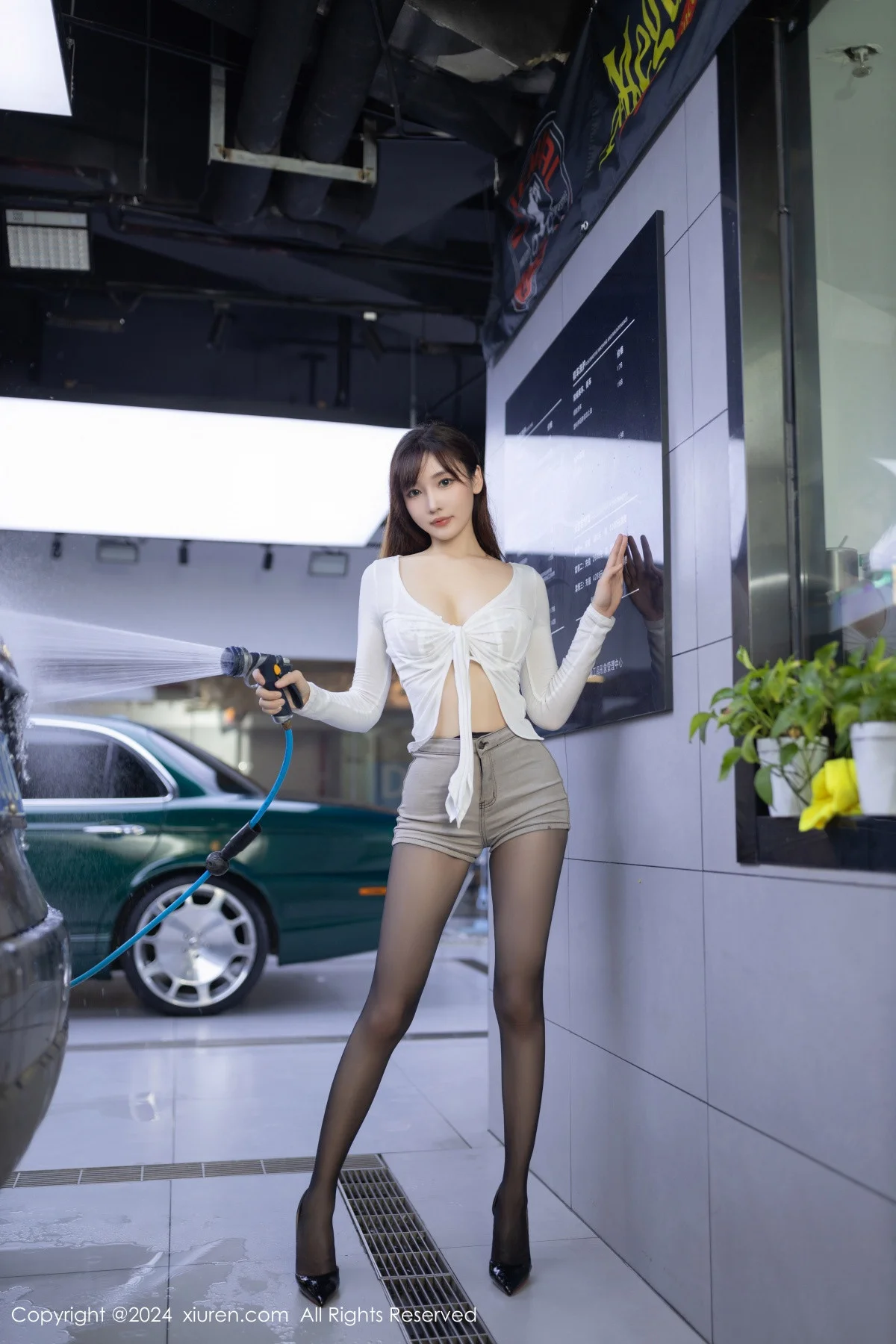 陆萱萱性感白色情趣内衣配超薄黑丝秀曼妙身姿撩人绝美写真 第 24 张