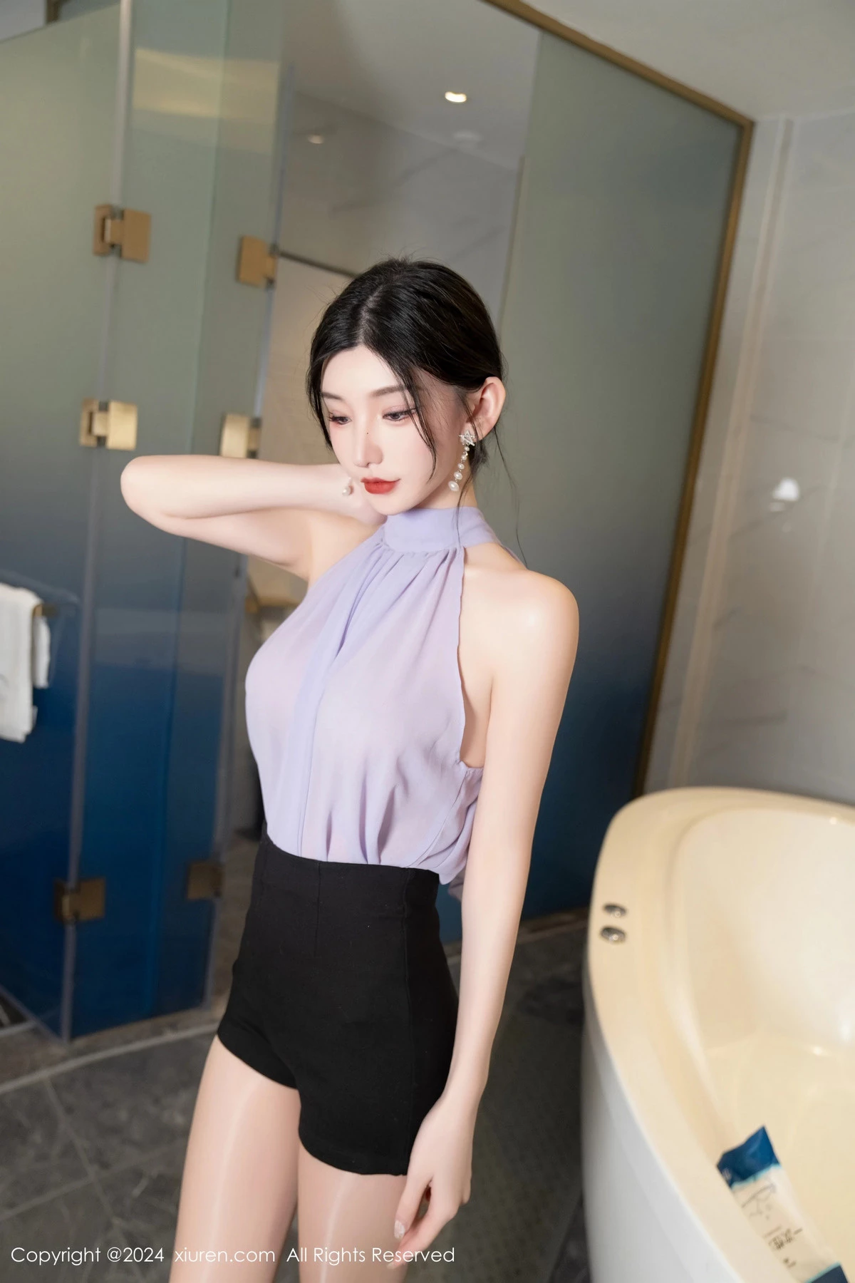 周于希Sally会所剧情灰色上衣配超薄闪亮肉丝撩人绝美写真 第 11 张