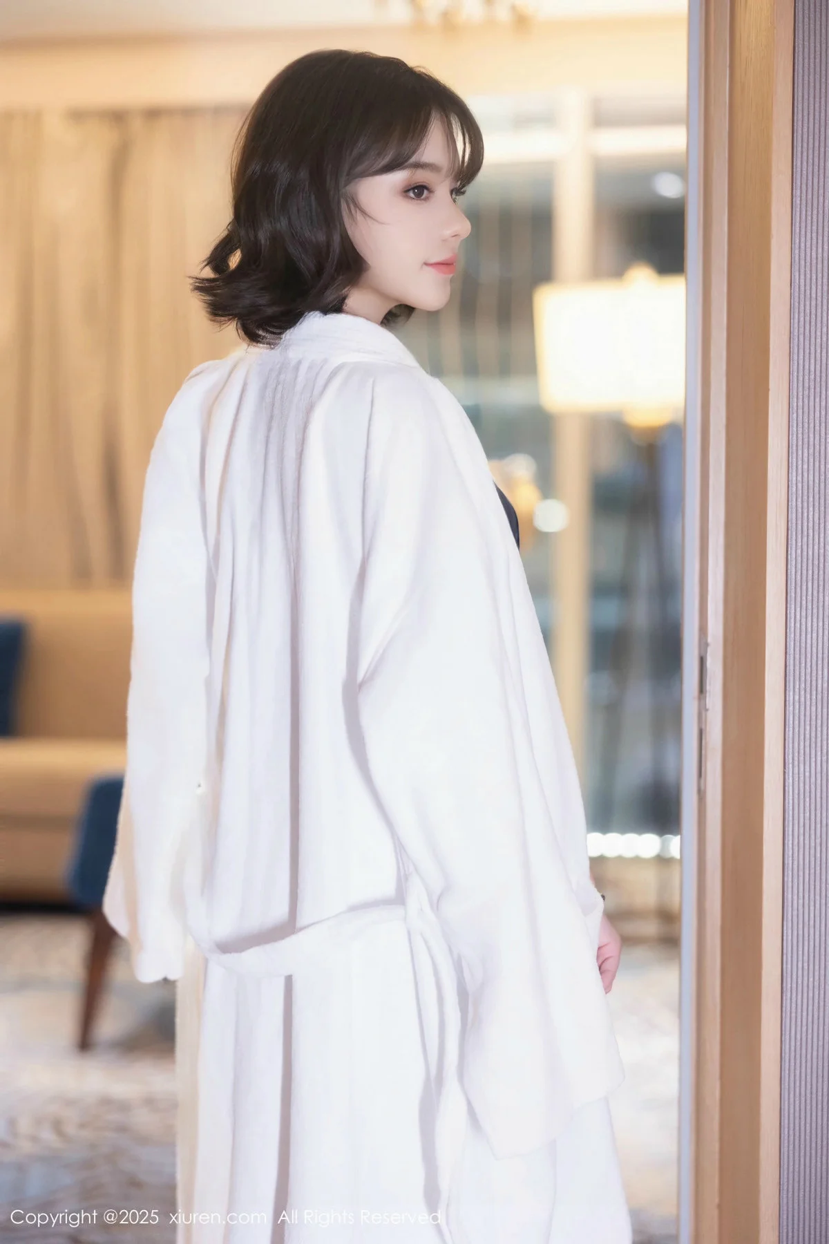 黎苏苏性感白色浴袍露黑色情趣内衣秀曼妙身材完美绝美写真 第 18 张