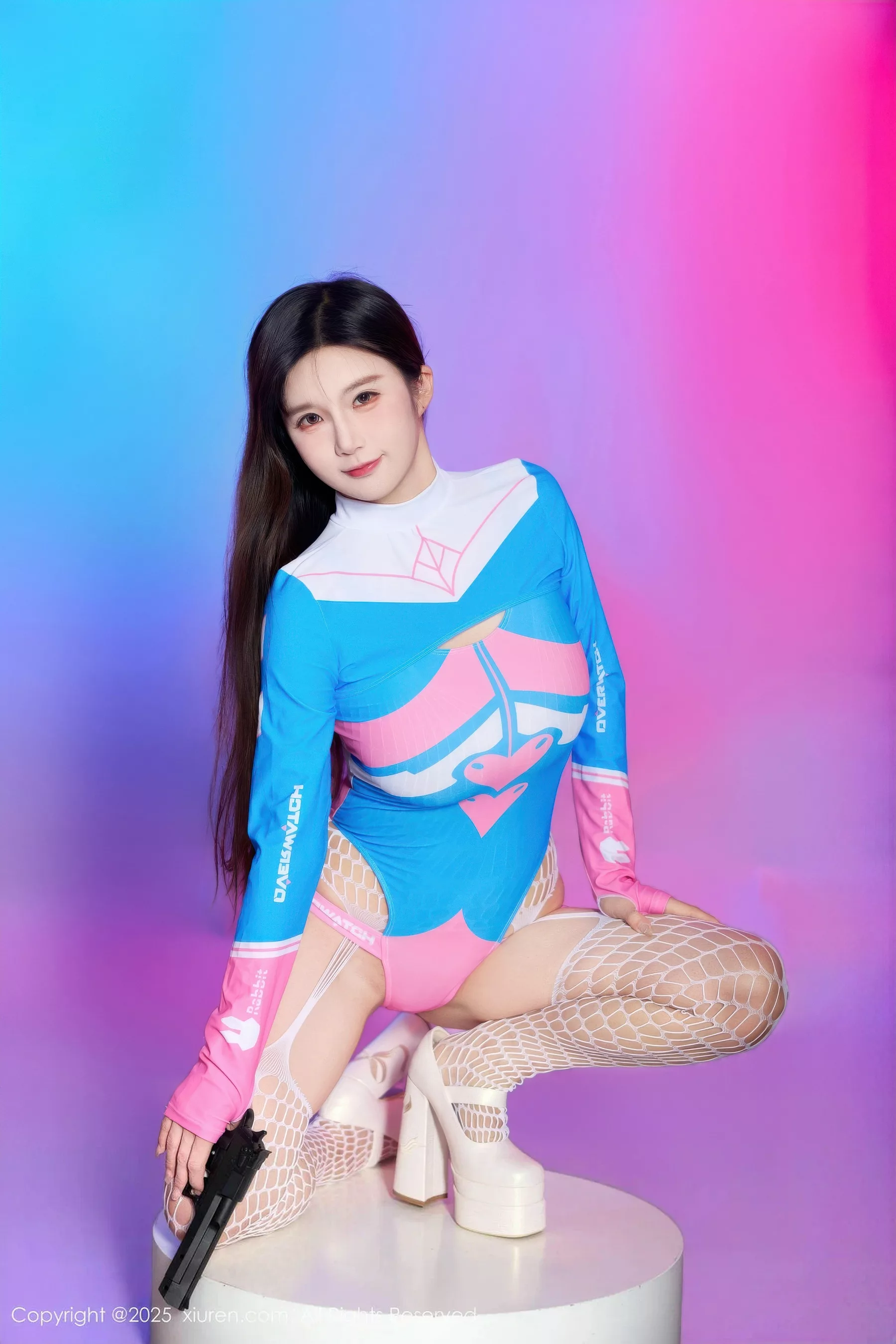 小肉肉咪性感Cosplay装扮白色连体网袜秀凹凸身材绝美写真 第 22 张
