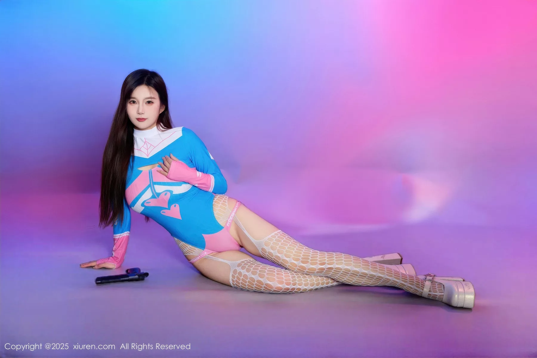 小肉肉咪性感Cosplay装扮白色连体网袜秀凹凸身材绝美写真 第 53 张
