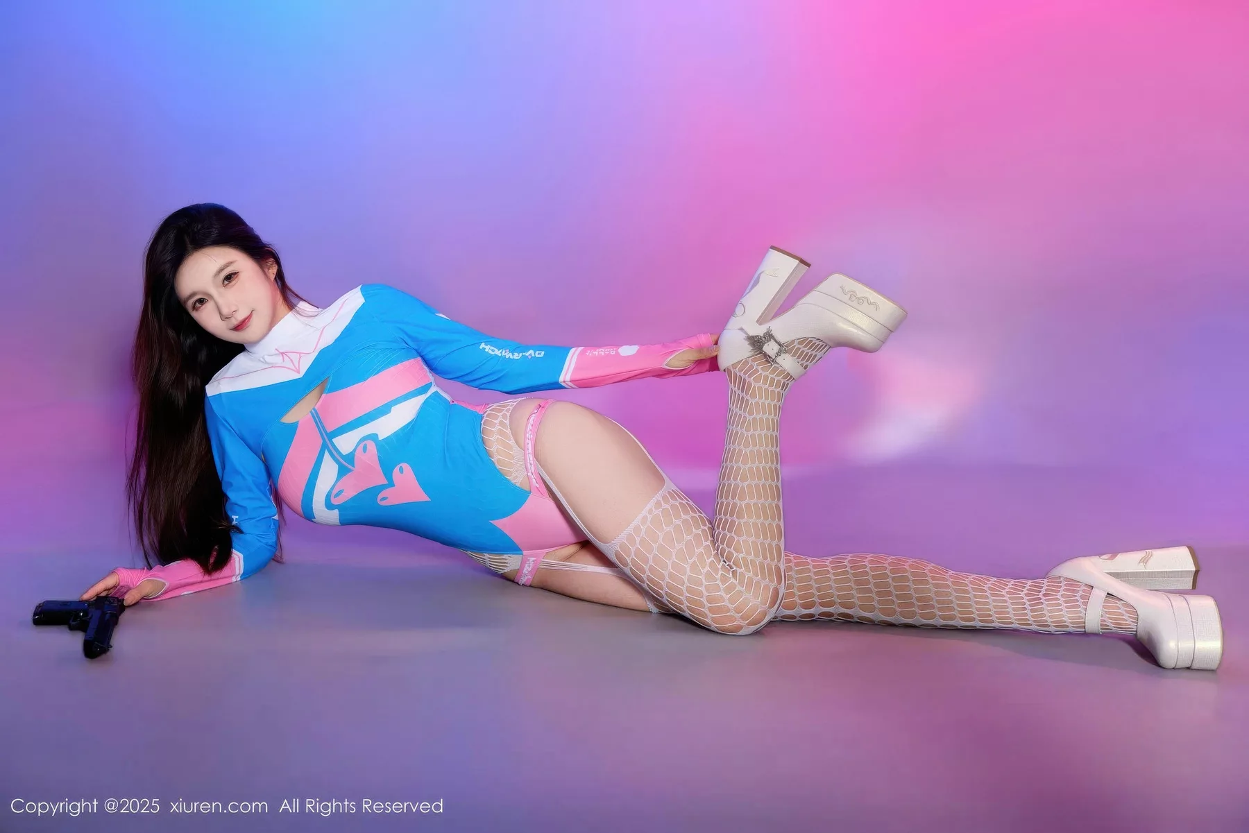 小肉肉咪性感Cosplay装扮白色连体网袜秀凹凸身材绝美写真 第 58 张