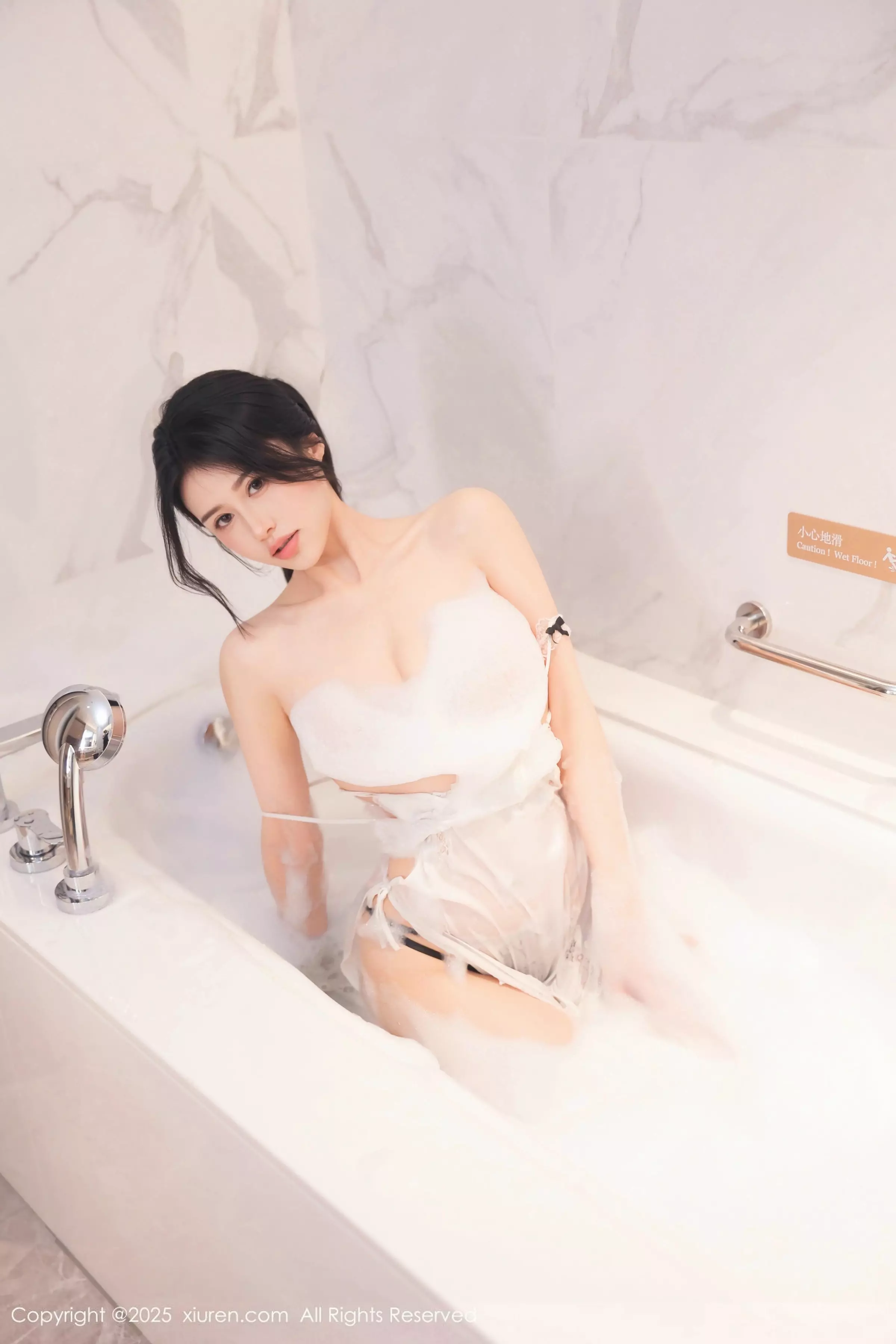 shelly诗莉吖浴室性感白色情趣服泡泡浴秀惹火身材绝美写真 第 54 张