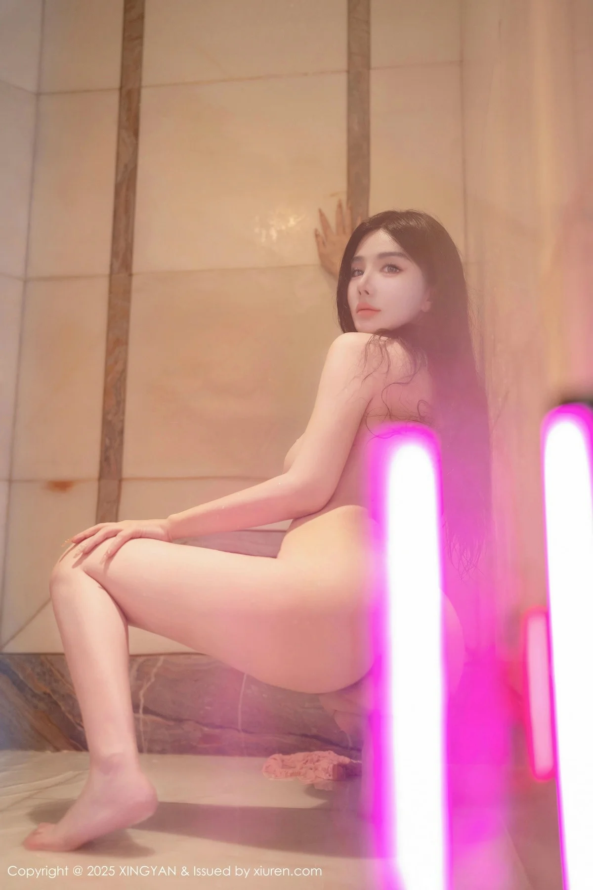 潘思沁浴室场景性感粉色情趣服饰湿身秀巨乳肥臀绝美写真 第 77 张