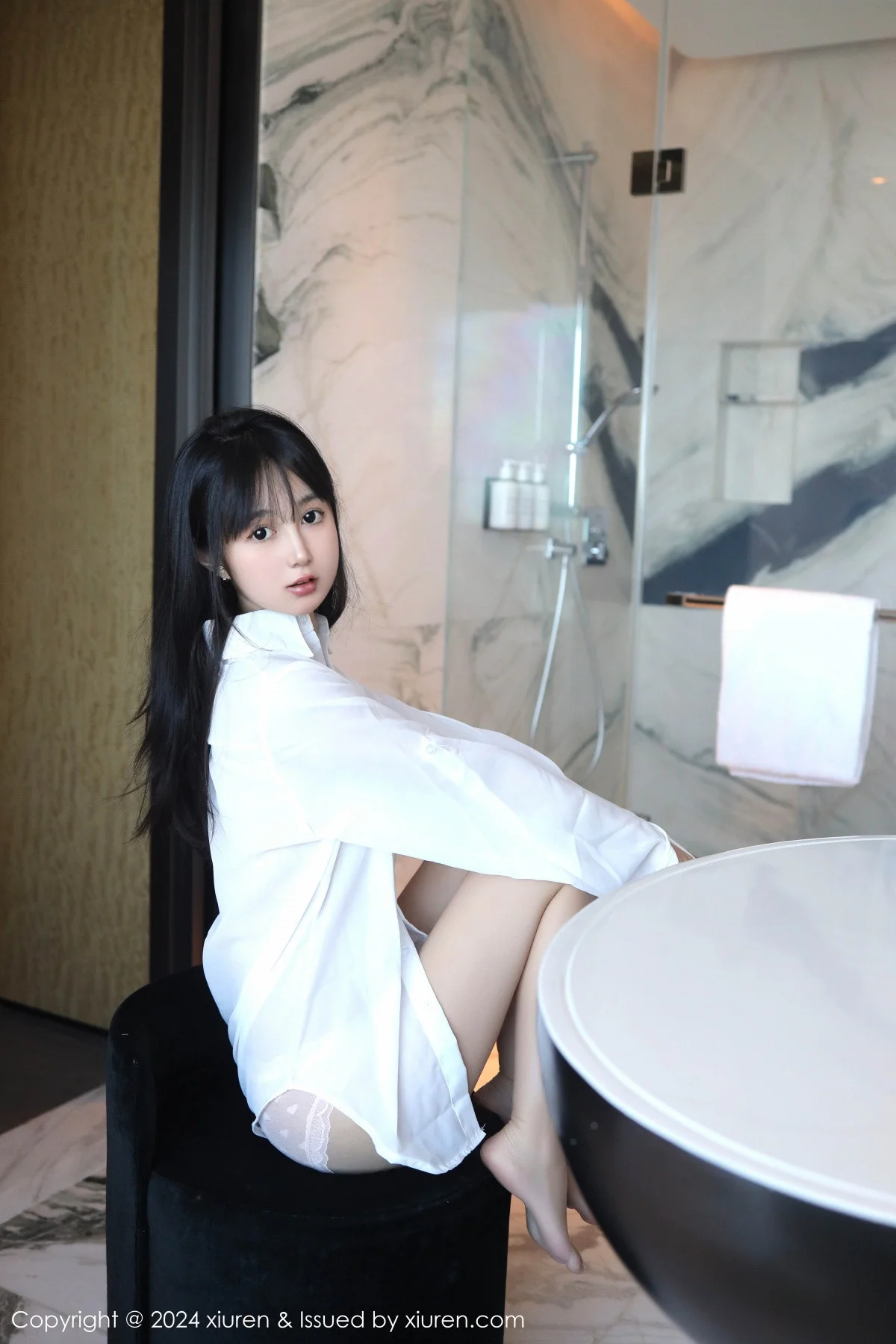 林好好私房浴室性感白色衬衣半脱秀曼妙身姿绝美写真 第 14 张