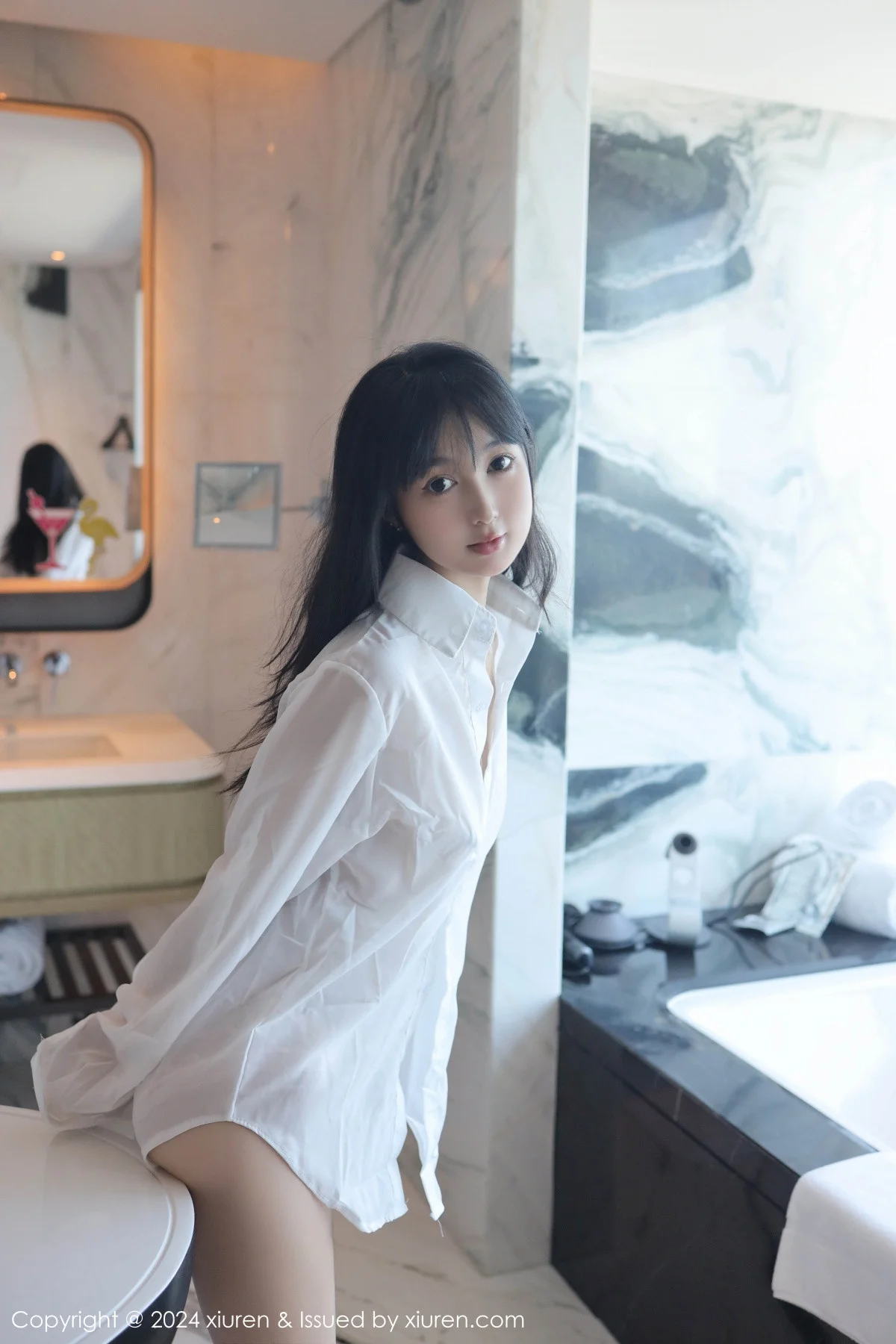 林好好私房浴室性感白色衬衣半脱秀曼妙身姿绝美写真 第 33 张