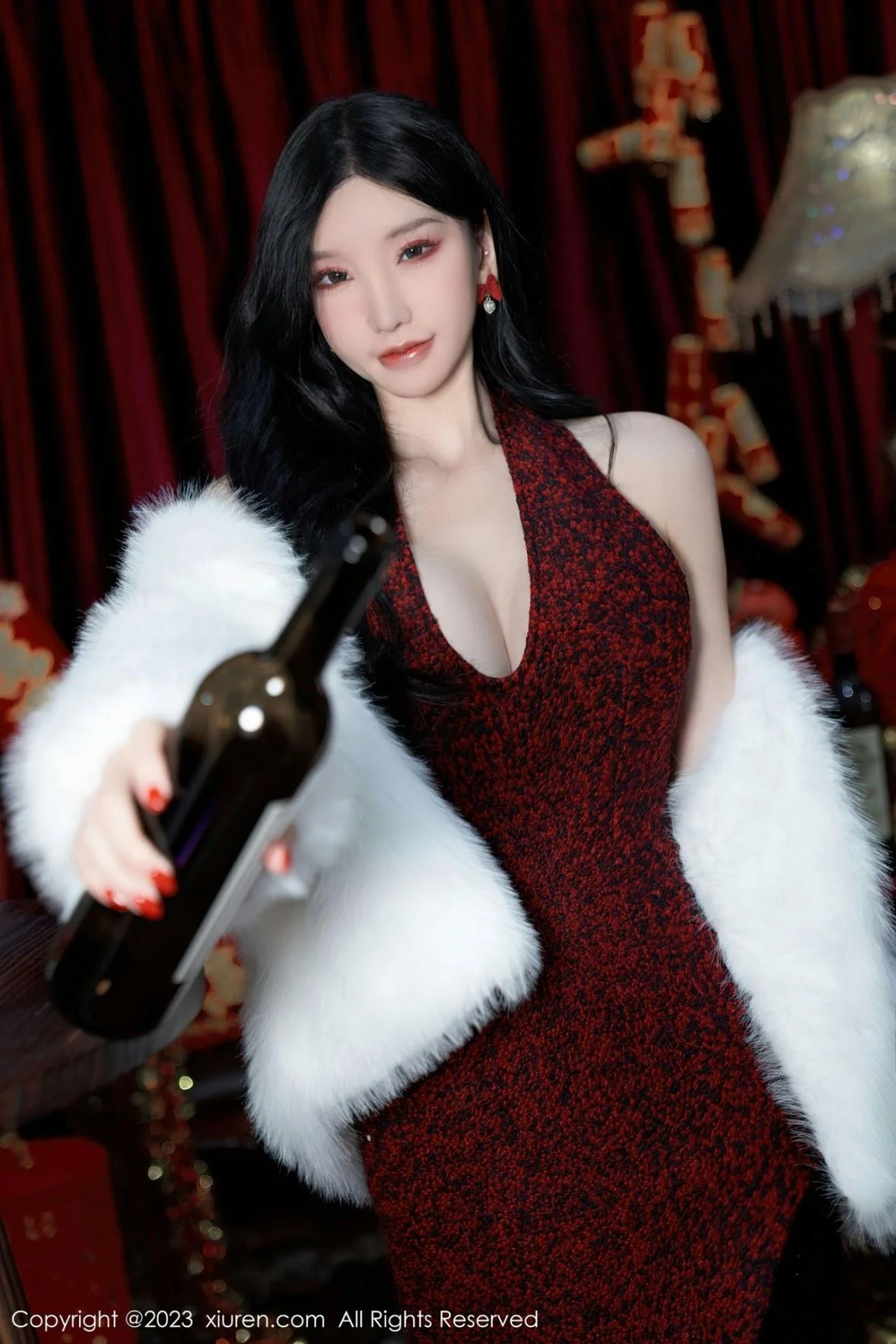 周于希Sally新春主题低胸服饰配超薄黑丝秀完美身材绝美写真 第 16 张