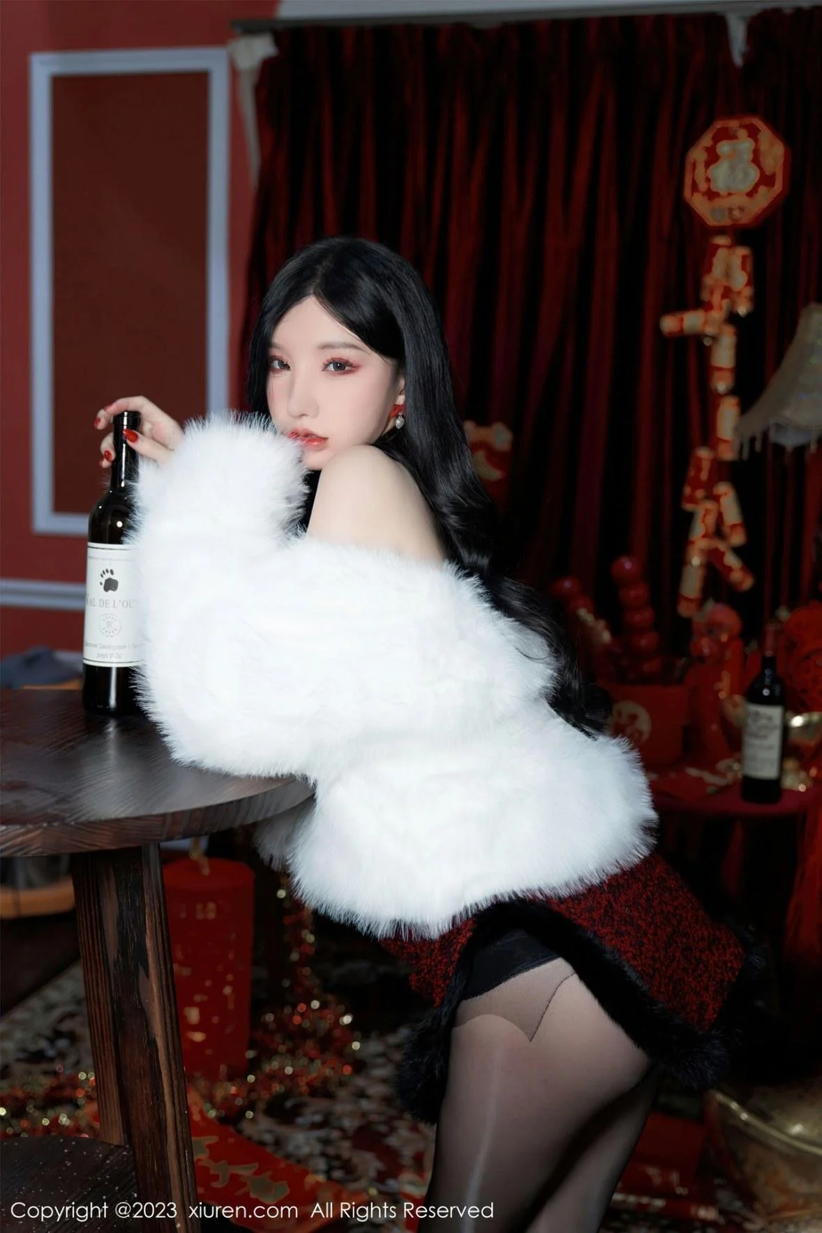 周于希Sally新春主题低胸服饰配超薄黑丝秀完美身材绝美写真 第 19 张