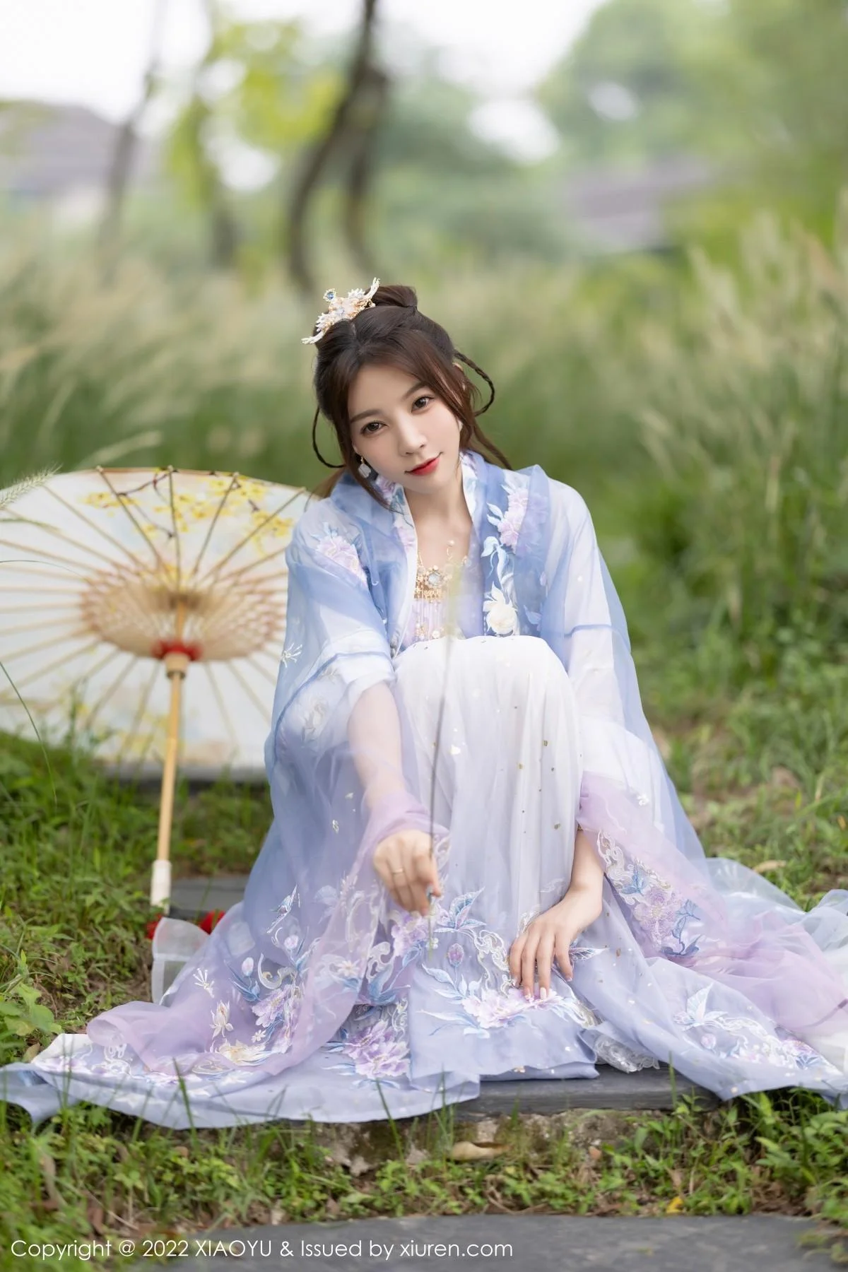 徐莉芝Booty杭州旅拍浅紫色古装服配超薄无内肉丝绝美写真 第 12 张