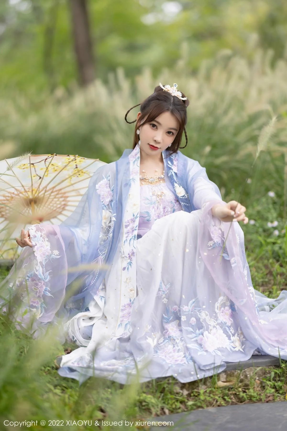 徐莉芝Booty杭州旅拍浅紫色古装服配超薄无内肉丝绝美写真 第 13 张