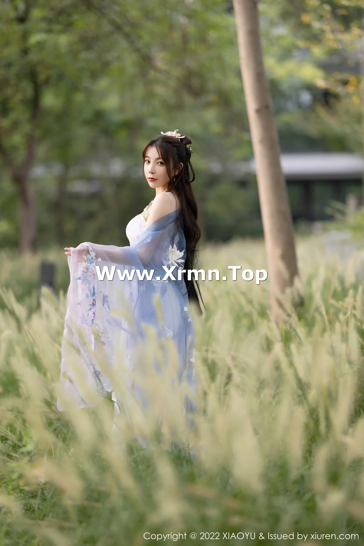 徐莉芝Booty杭州旅拍浅紫色古装服配超薄无内肉丝绝美写真 第 29 张