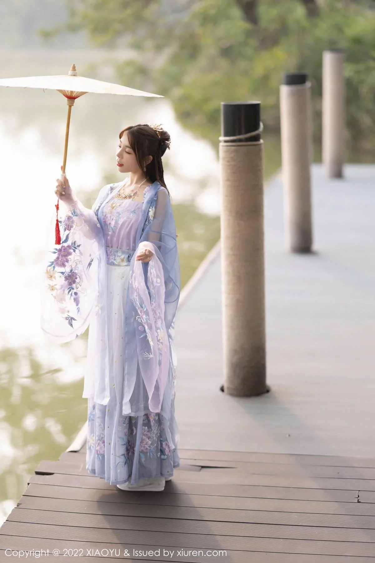 徐莉芝Booty杭州旅拍浅紫色古装服配超薄无内肉丝绝美写真 第 33 张