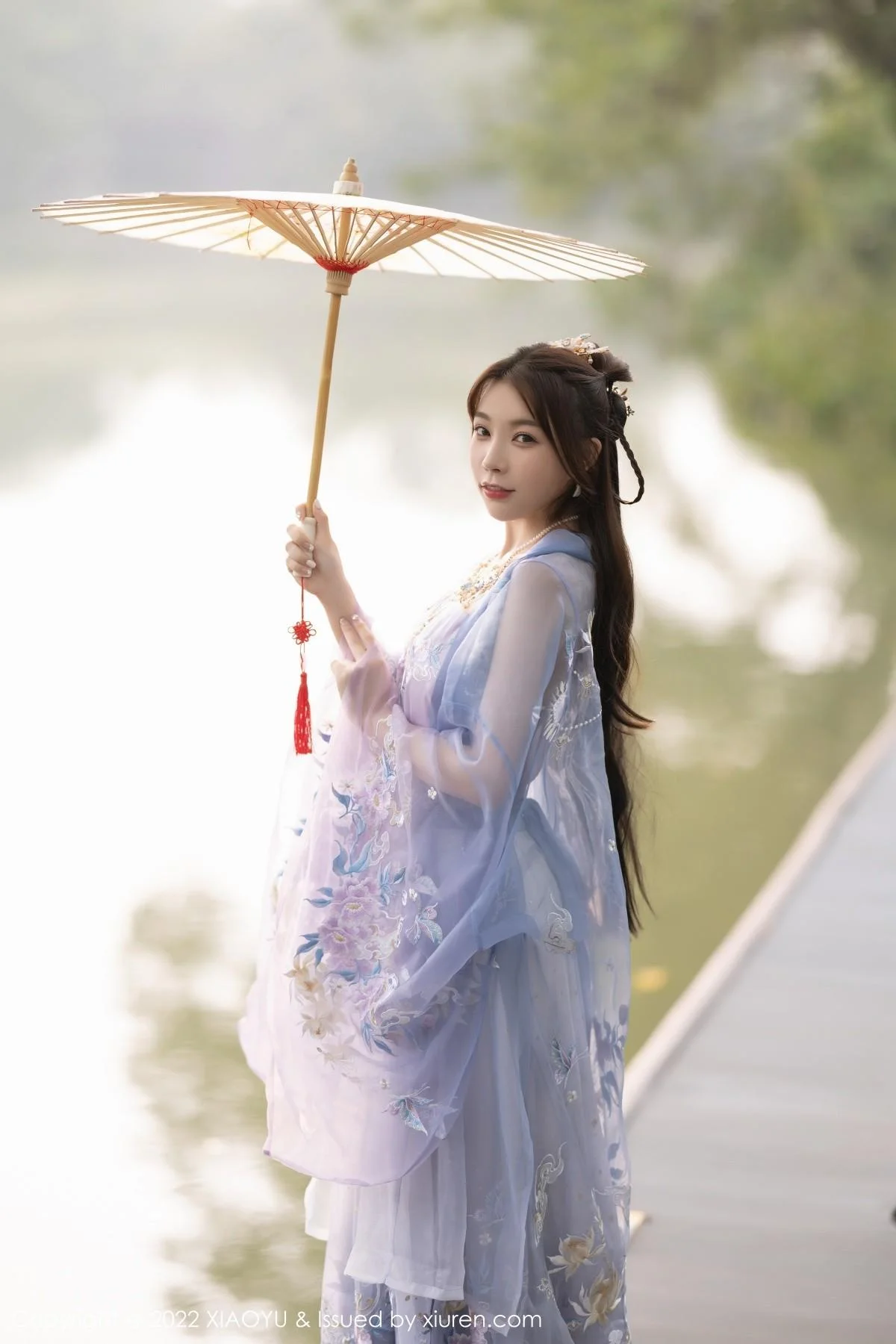徐莉芝Booty杭州旅拍浅紫色古装服配超薄无内肉丝绝美写真 第 35 张