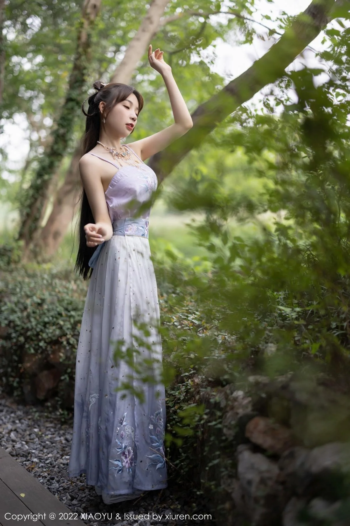徐莉芝Booty杭州旅拍浅紫色古装服配超薄无内肉丝绝美写真 第 49 张