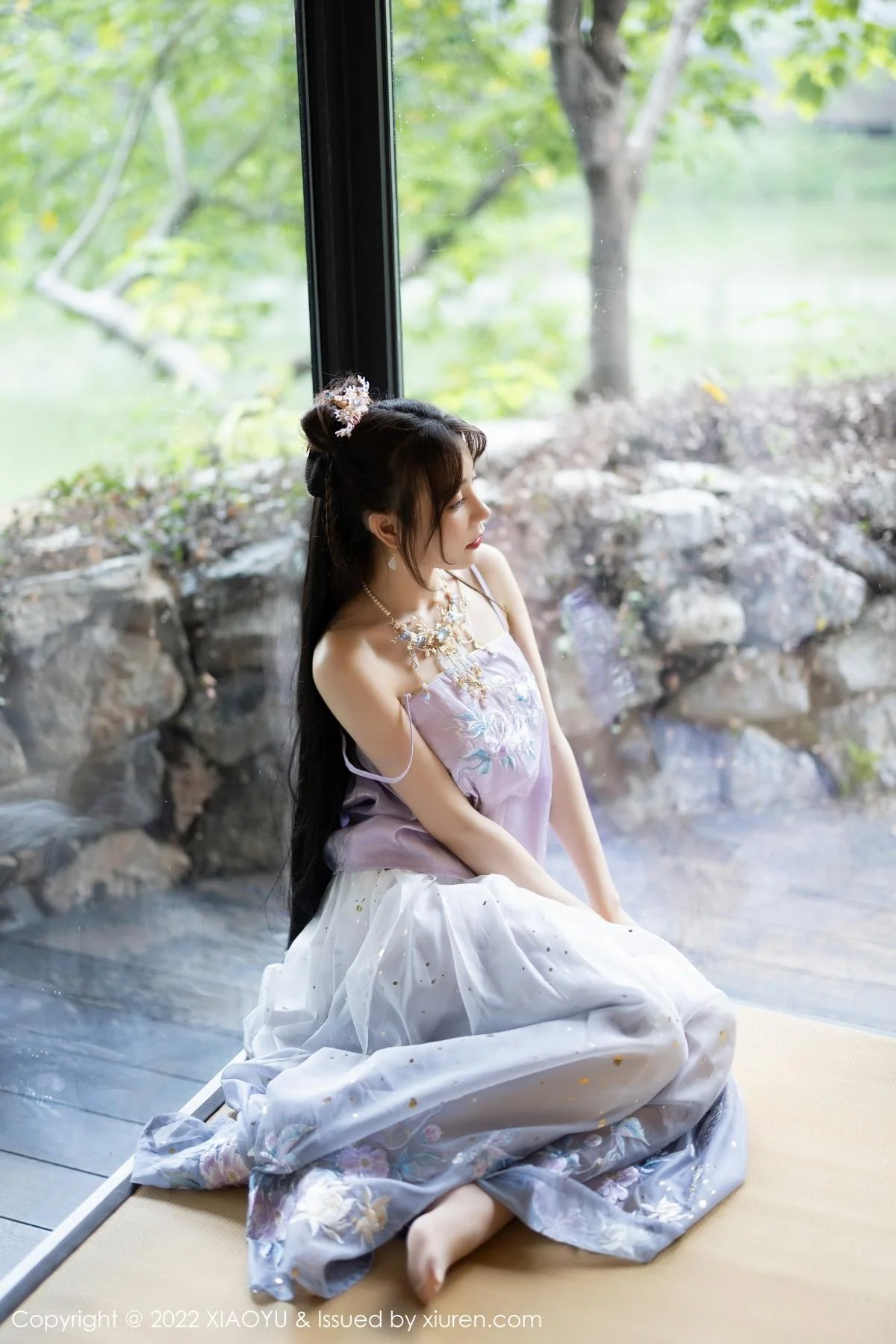 徐莉芝Booty杭州旅拍浅紫色古装服配超薄无内肉丝绝美写真 第 54 张