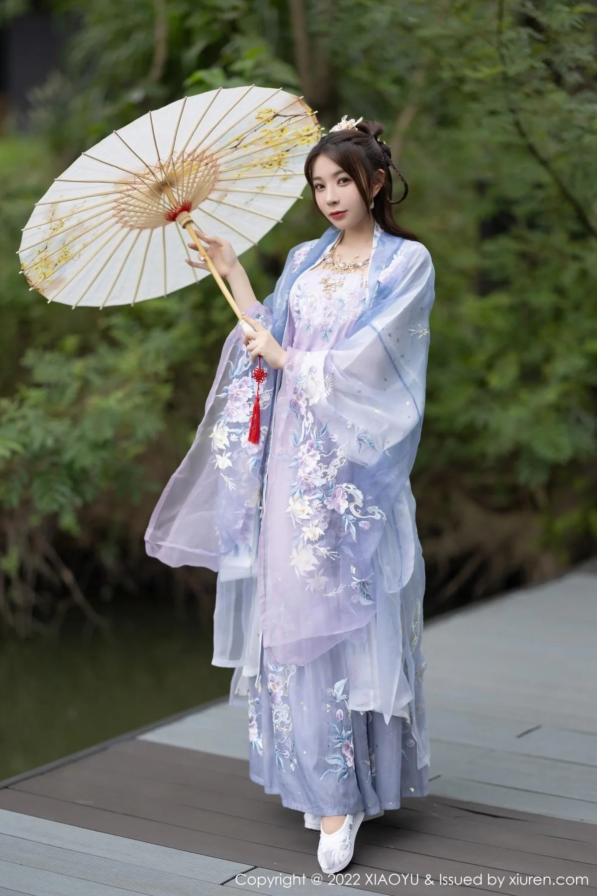 徐莉芝Booty杭州旅拍浅紫色古装服配超薄无内肉丝绝美写真 第 7 张