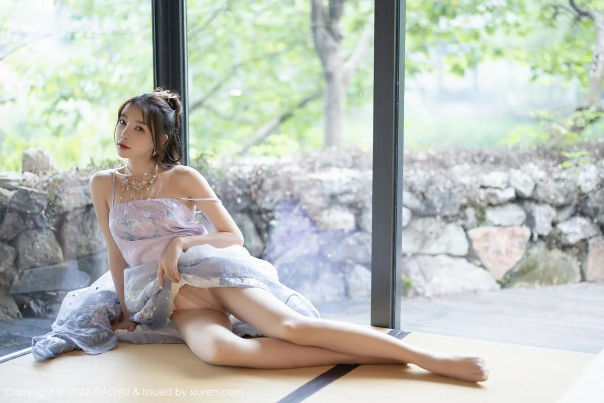 徐莉芝Booty杭州旅拍浅紫色古装服配超薄无内肉丝绝美写真 第 78 张