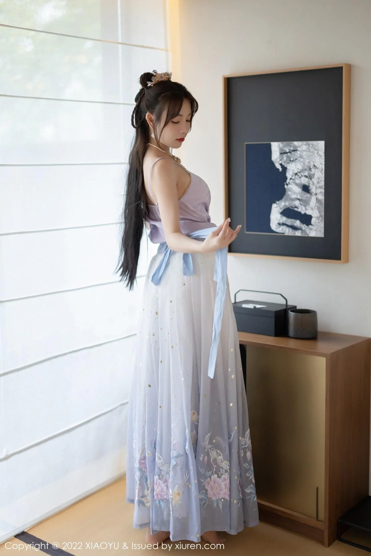 徐莉芝Booty杭州旅拍浅紫色古装服配超薄无内肉丝绝美写真 第 87 张