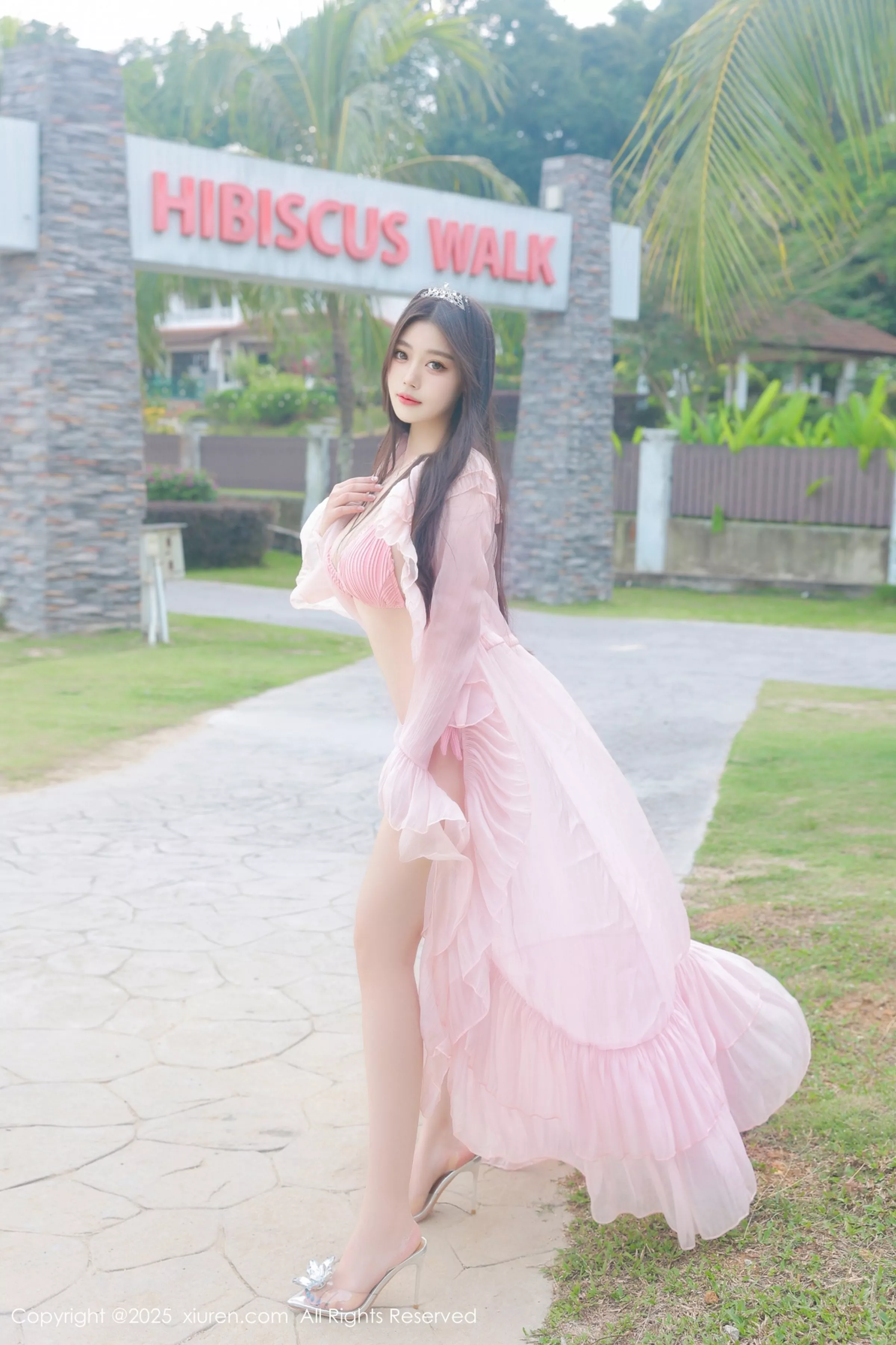 蛋蛋宝性感粉色薄纱服饰露粉色比基尼秀丰腴身材绝美写真 第 4 张