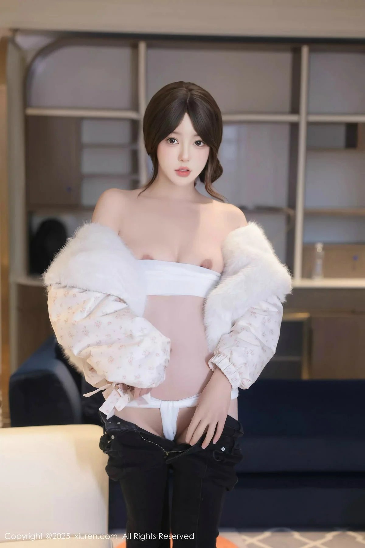 桃妖夭白色毛衣配牛仔裤露白色情趣内衣秀曼妙身姿绝美写真 第 16 张