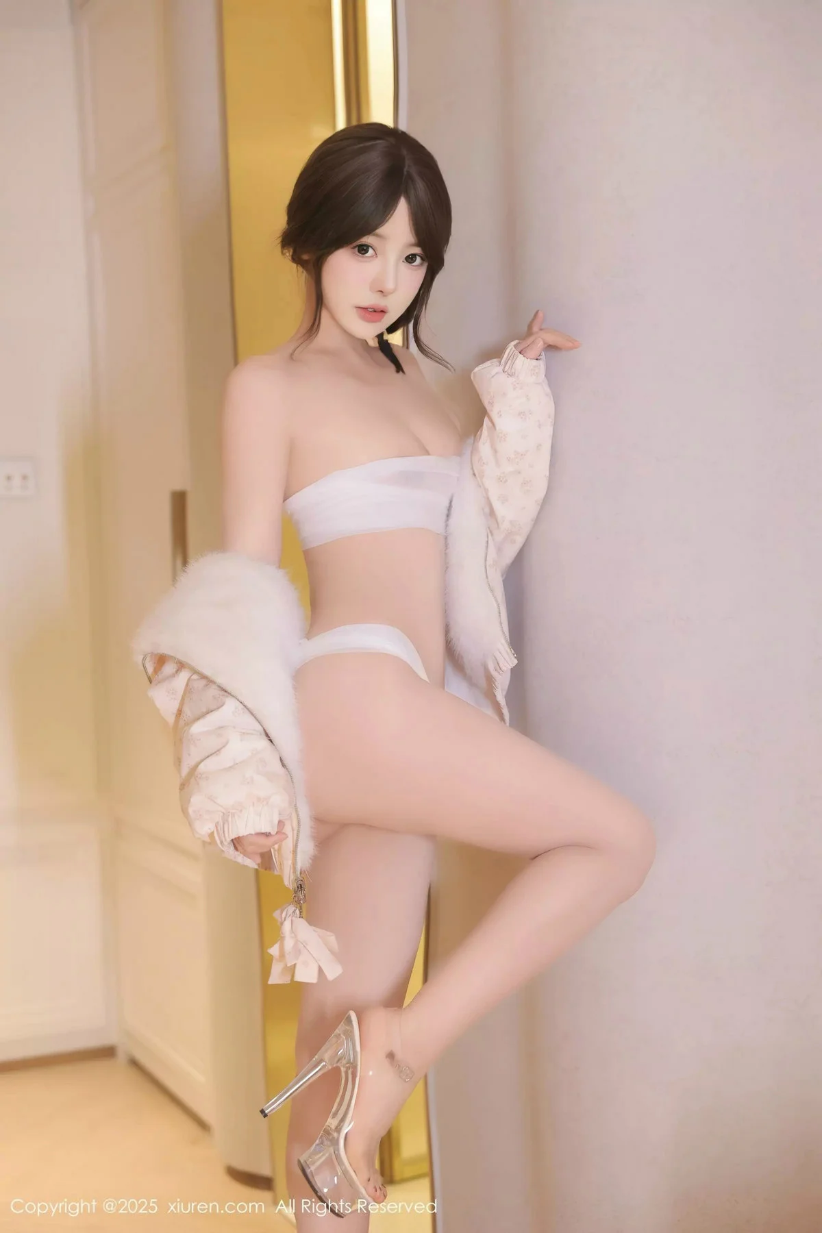 桃妖夭白色毛衣配牛仔裤露白色情趣内衣秀曼妙身姿绝美写真 第 56 张