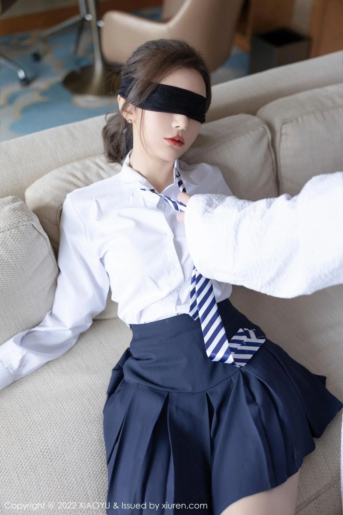 王馨瑶yanni性感白T配短裙半脱露浅色内衣原色丝袜绝美写真 第 170 张