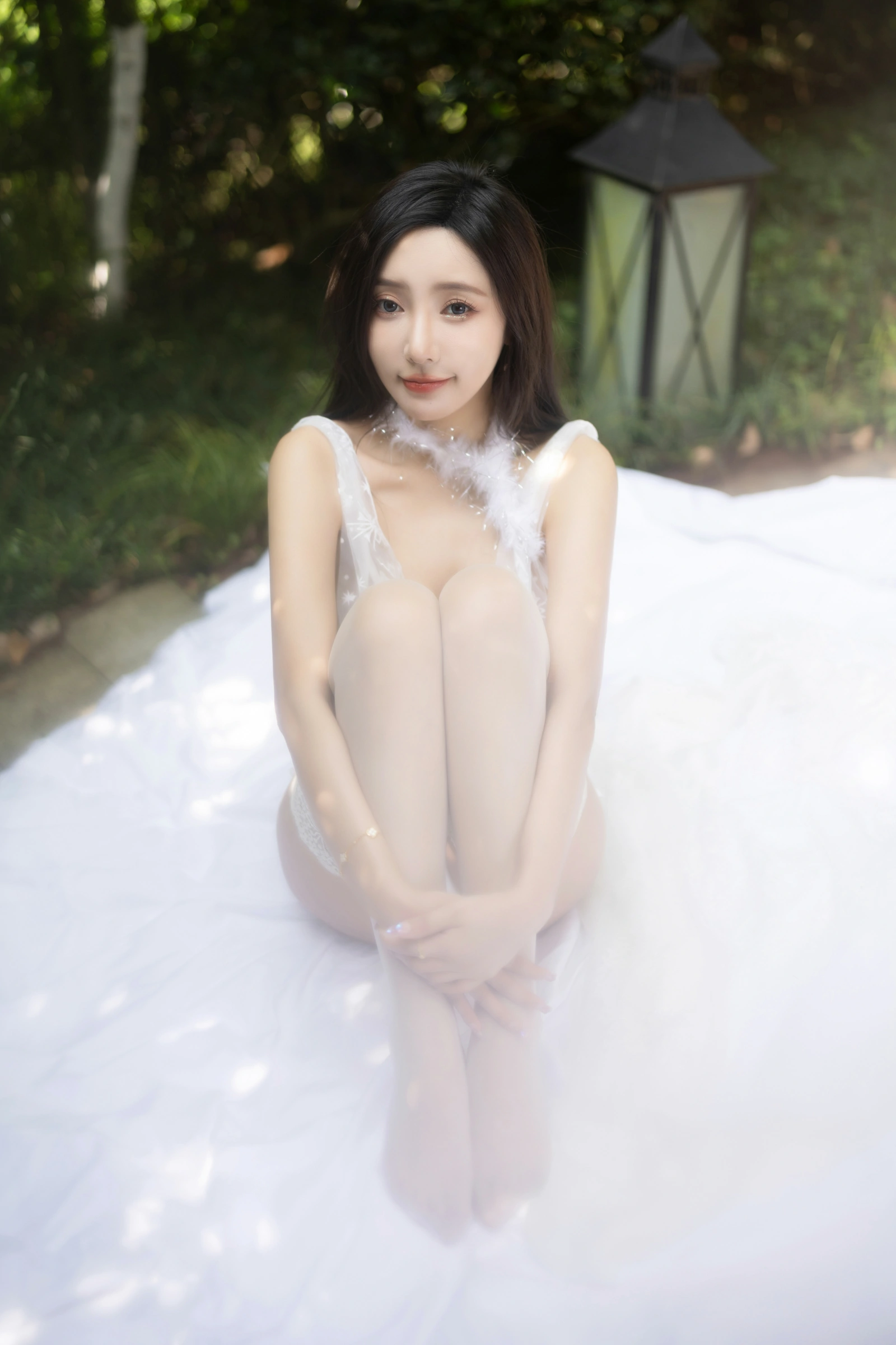 [秀人付费] 王馨瑶Yanni 诱人私拍福利 金色套装白色情趣 第 58 张