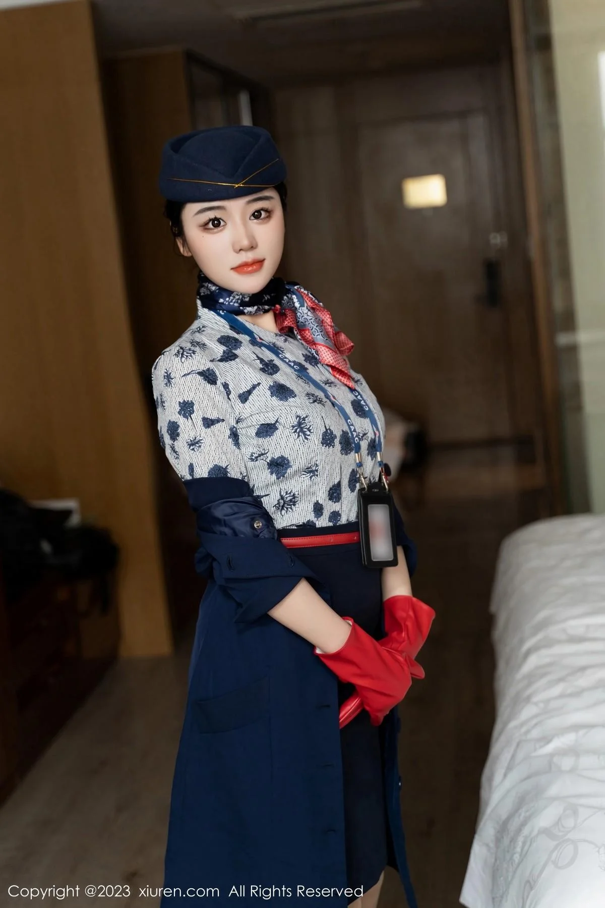汐汐爱吃草莓性感空姐制服露黑色内衣秀完美身材绝美写真 第 13 张