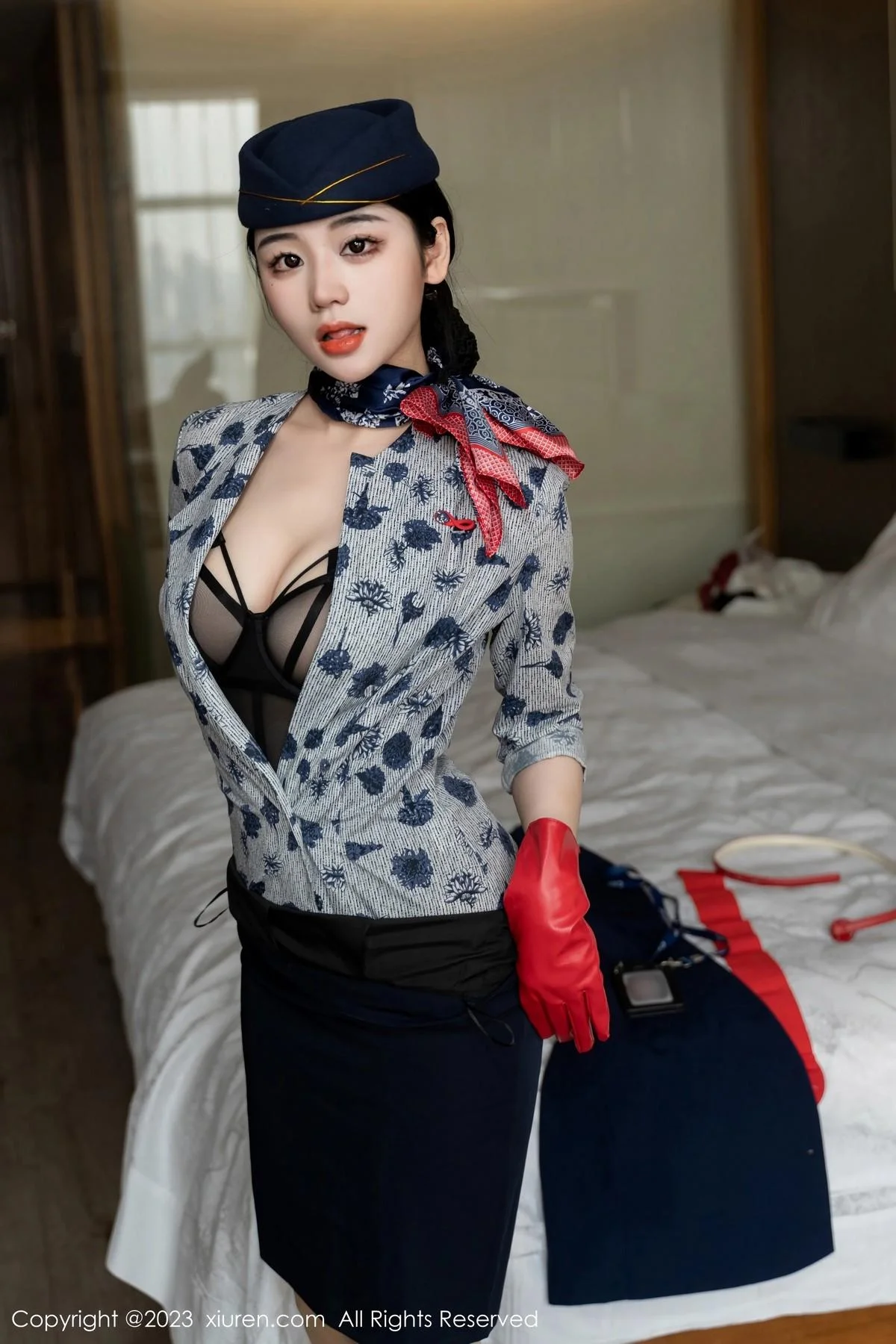 汐汐爱吃草莓性感空姐制服露黑色内衣秀完美身材绝美写真 第 20 张