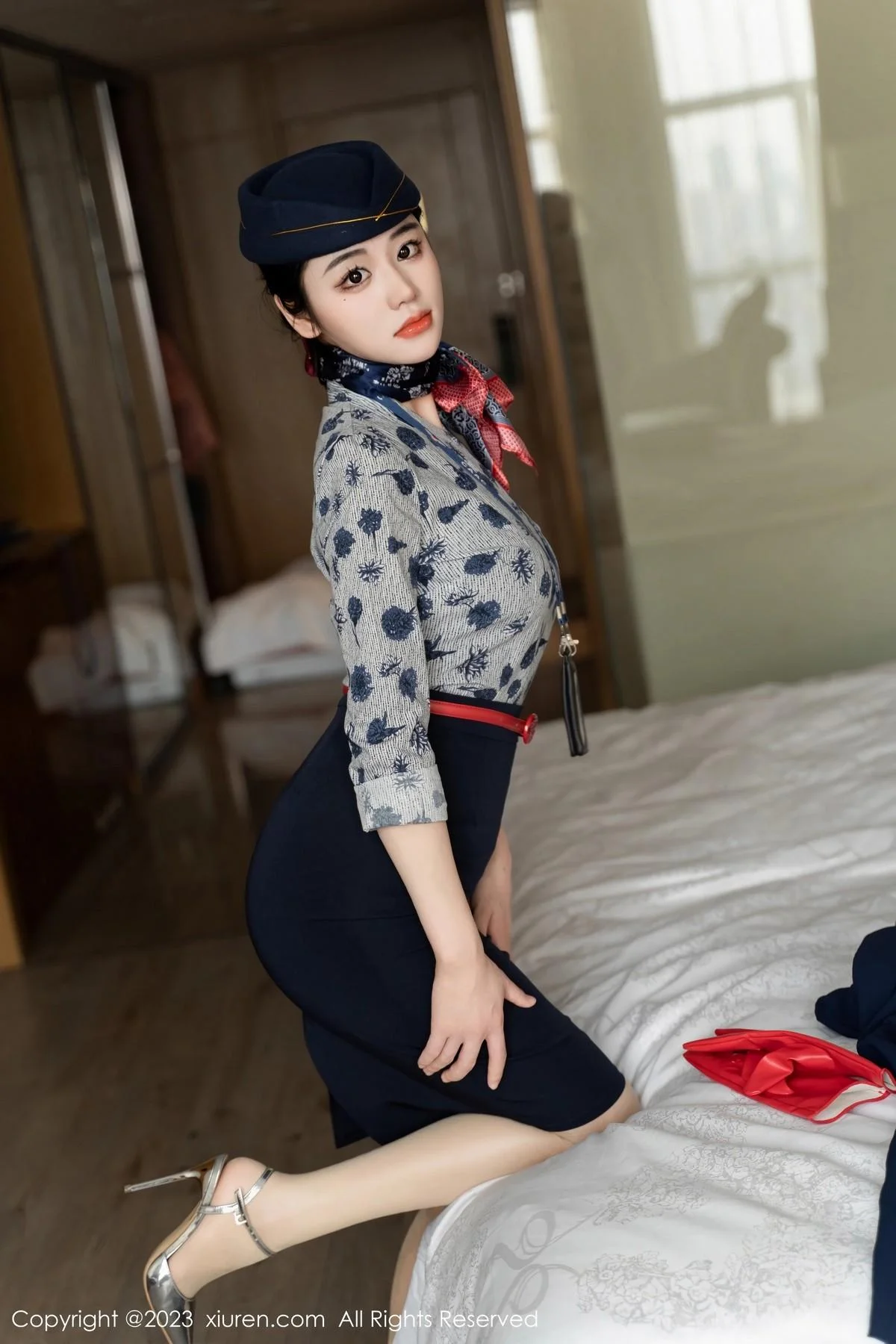 汐汐爱吃草莓性感空姐制服露黑色内衣秀完美身材绝美写真 第 66 张