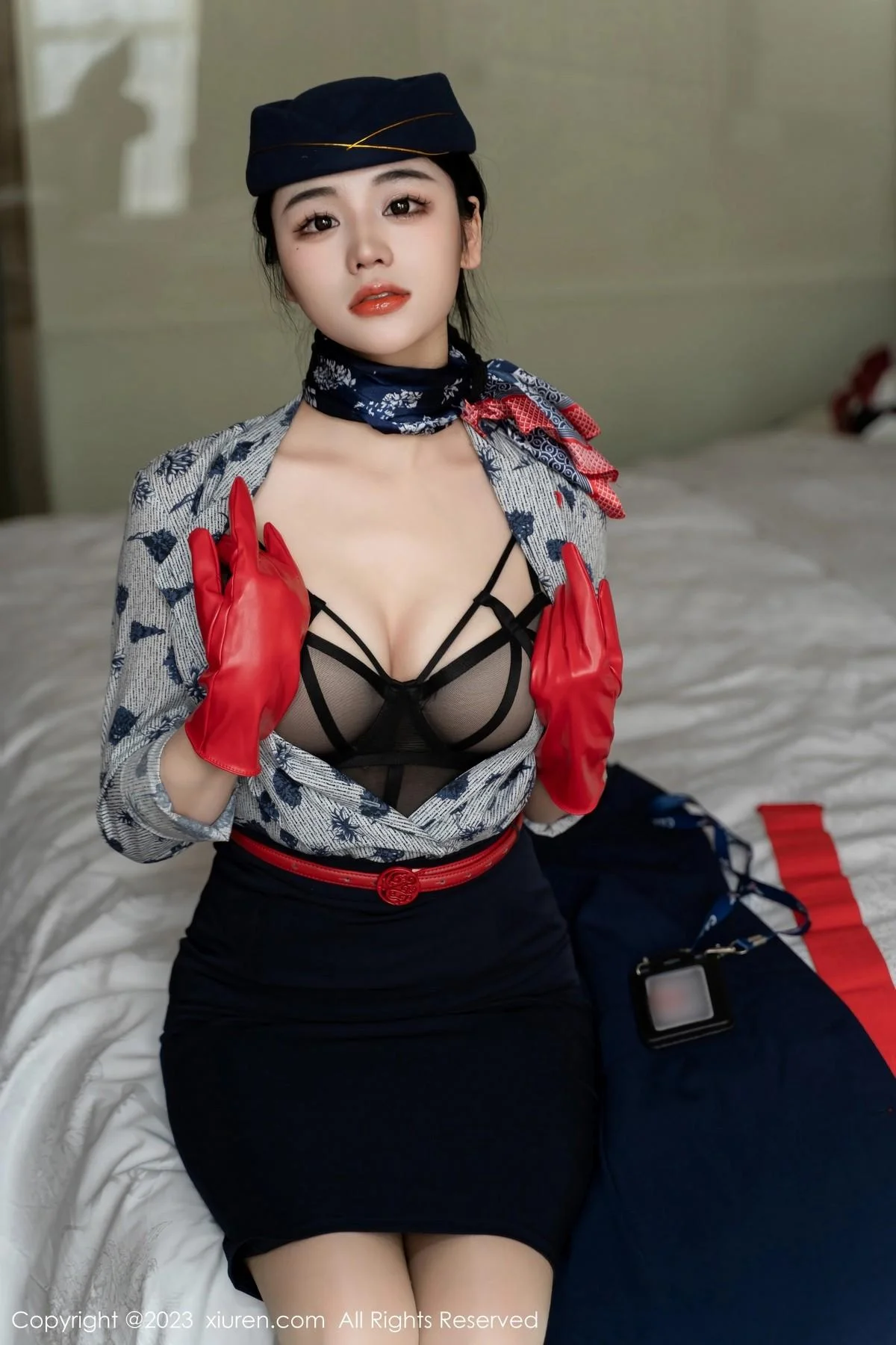汐汐爱吃草莓性感空姐制服露黑色内衣秀完美身材绝美写真 第 67 张