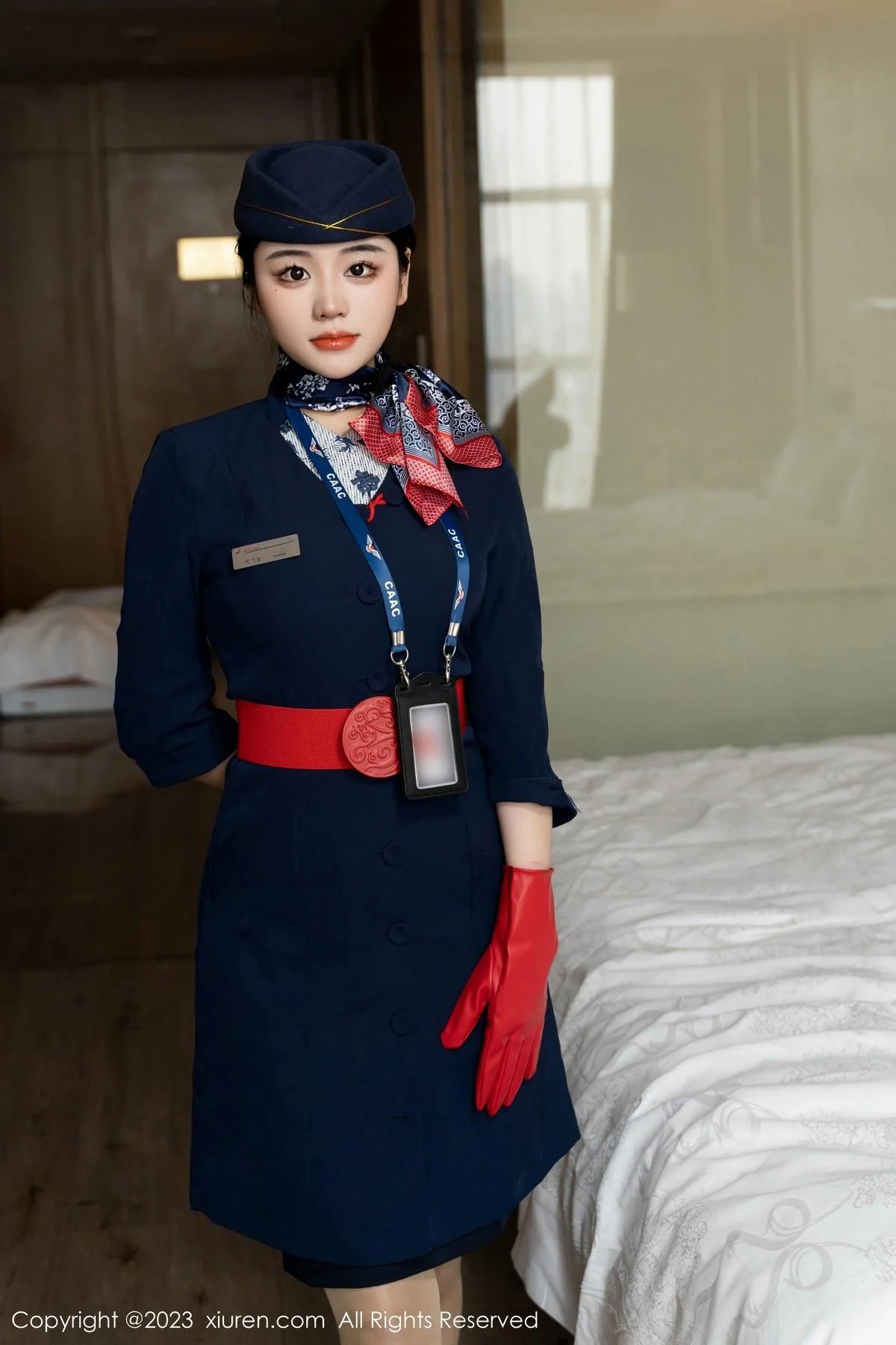 汐汐爱吃草莓性感空姐制服露黑色内衣秀完美身材绝美写真 第 7 张