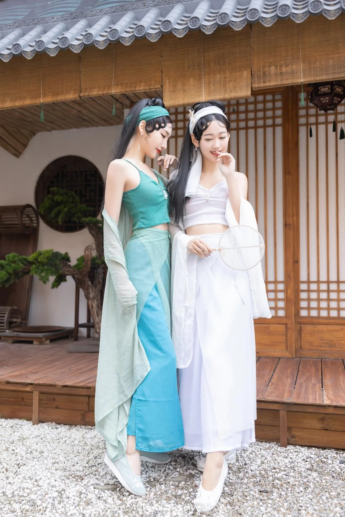 唐安琪＆陆萱萱古装合拍主题性感内衣配无内肉丝绝美写真 第 37 张